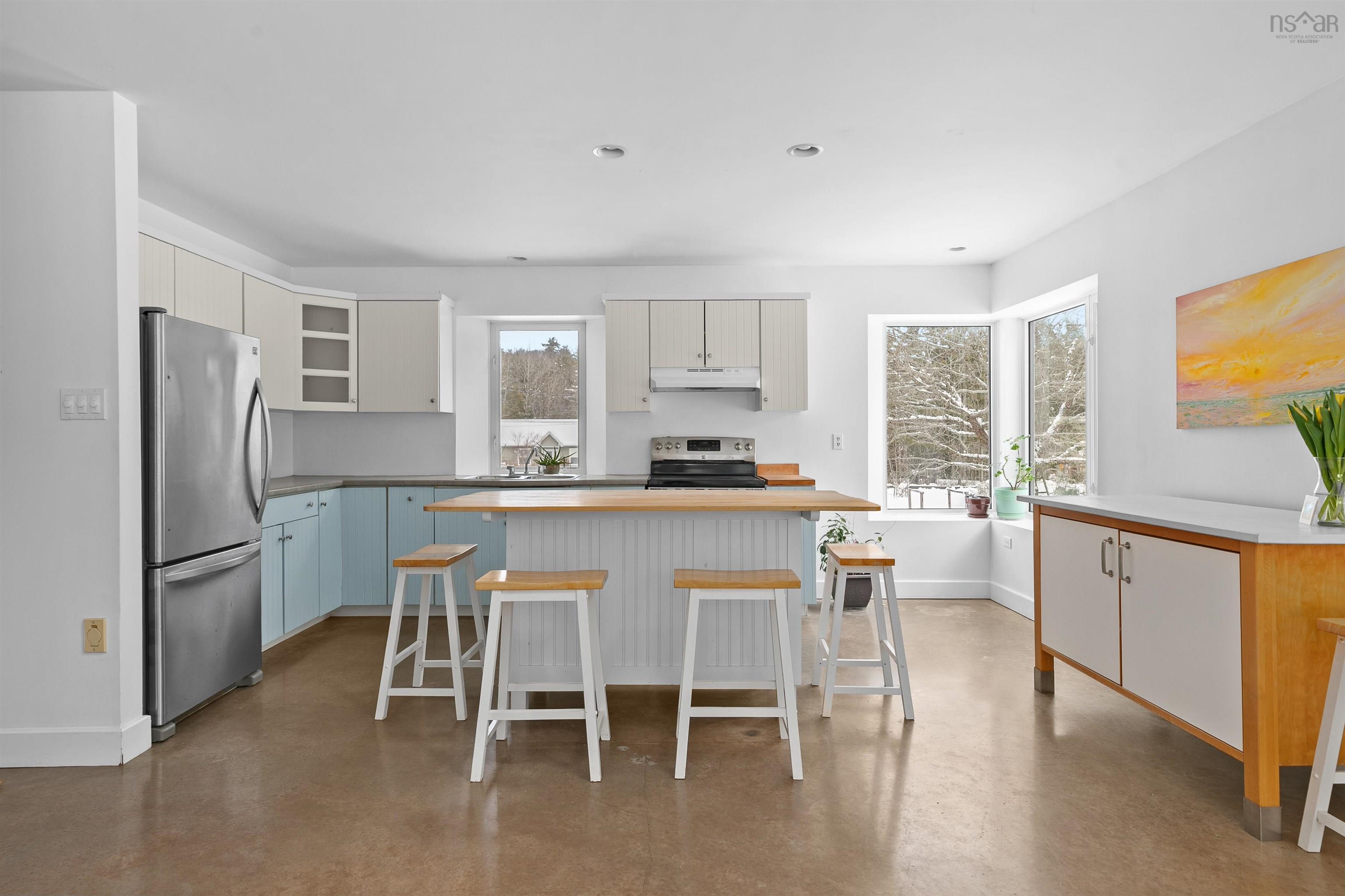 $525,000.00: 21 Long Hill Road, Mahone Bay