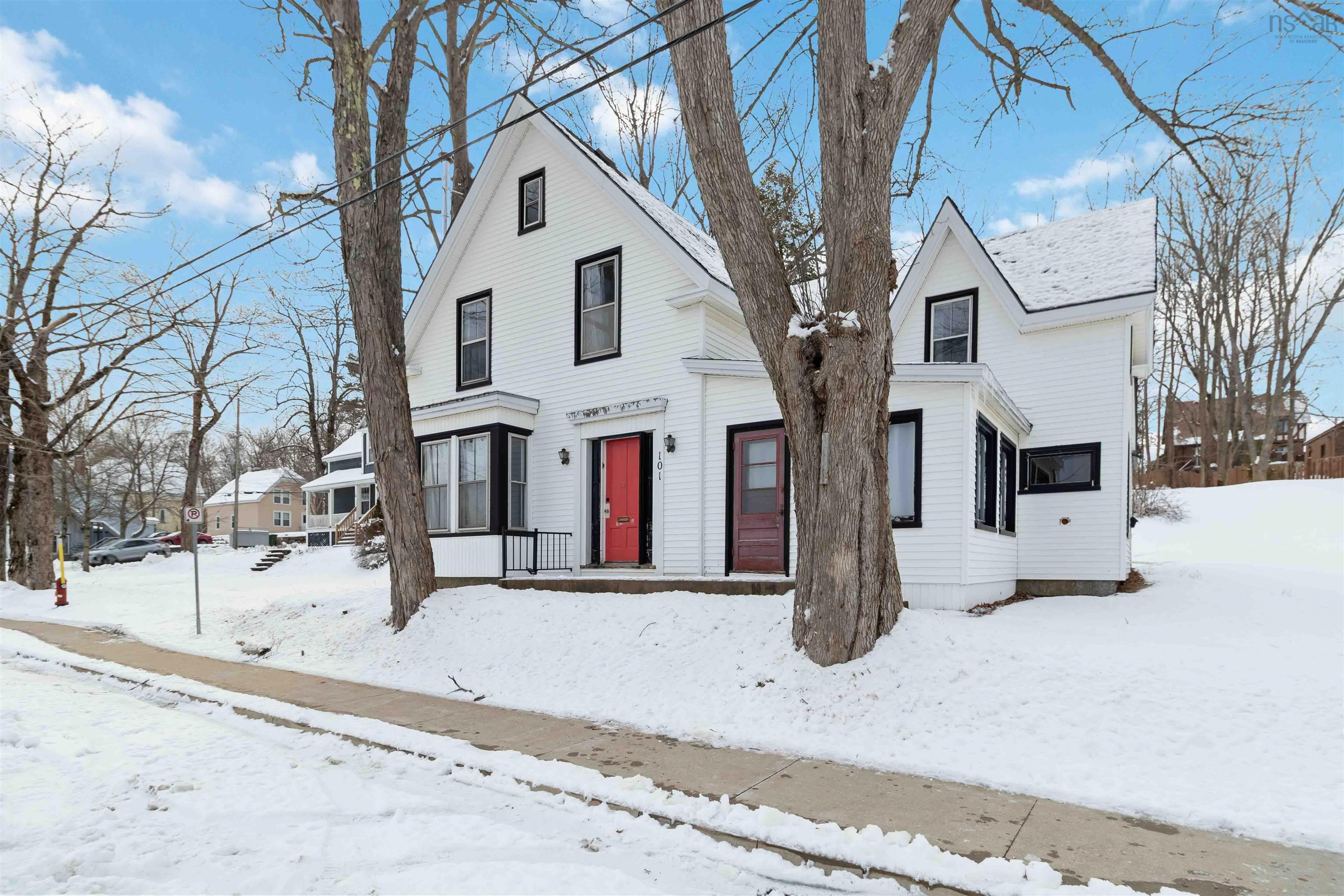 $259,900.00: 101 PLEASANT Street, Bridgewater