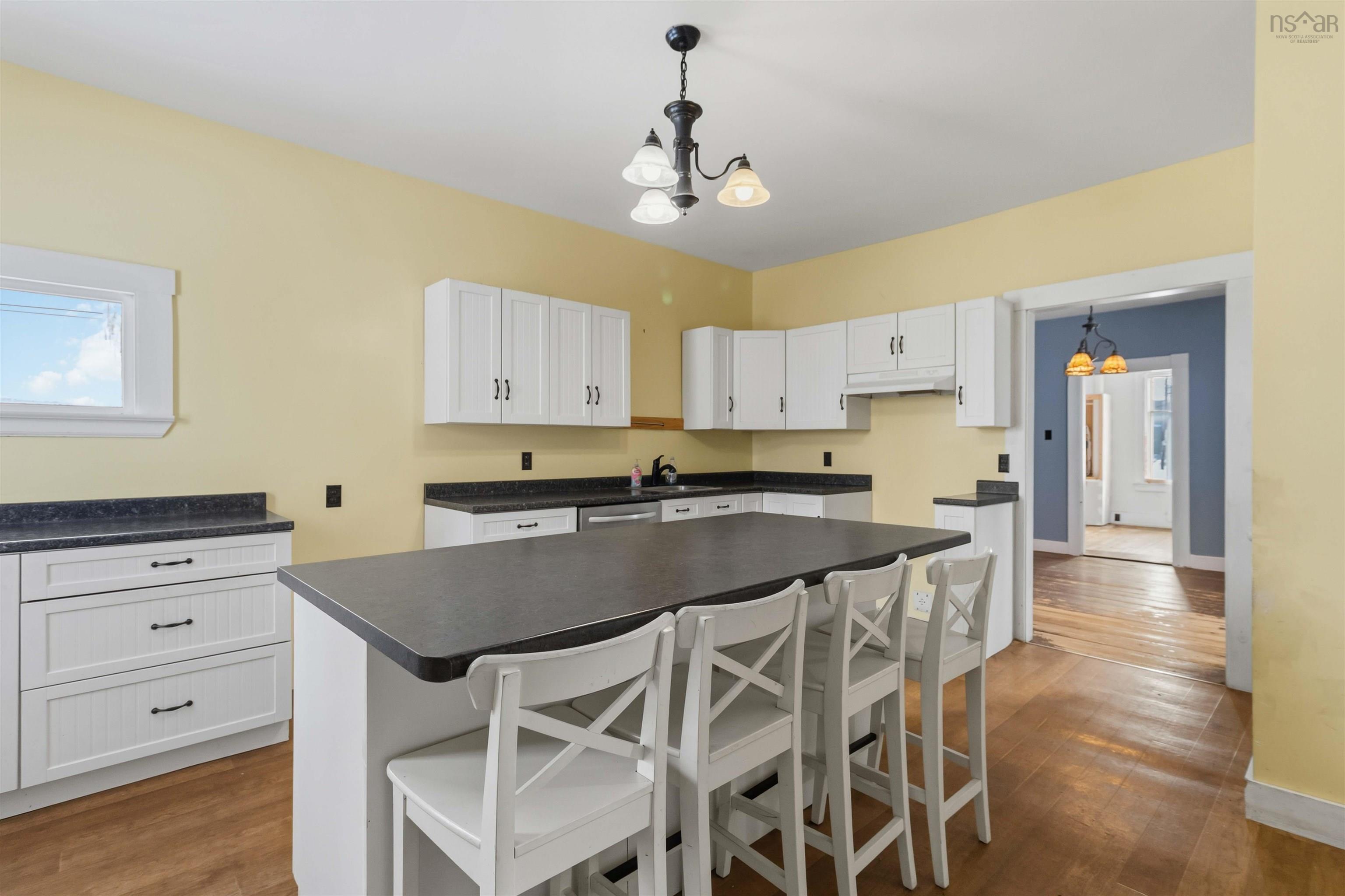 $259,900.00: 101 PLEASANT Street, Bridgewater