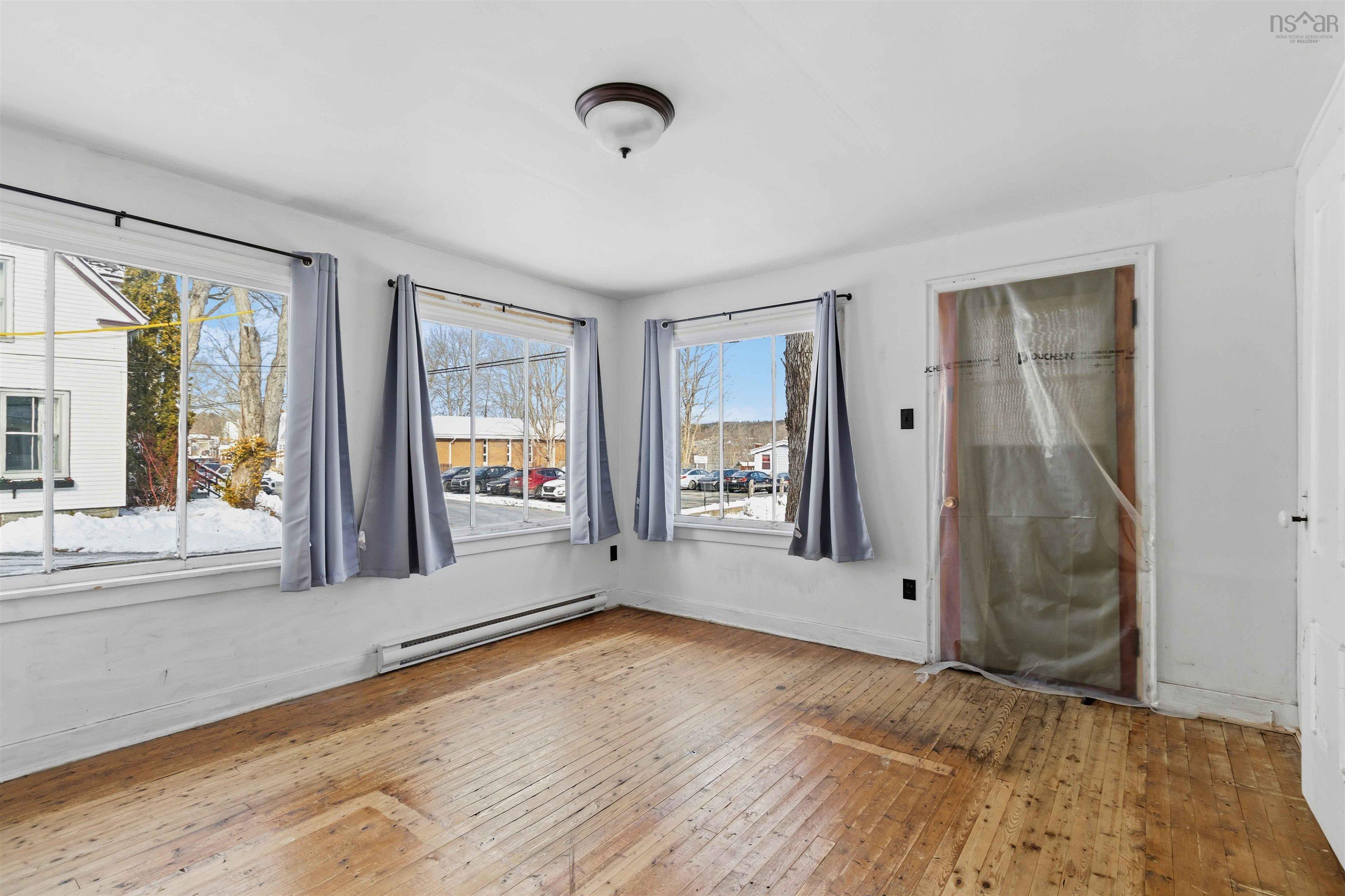 $259,900.00: 101 PLEASANT Street, Bridgewater