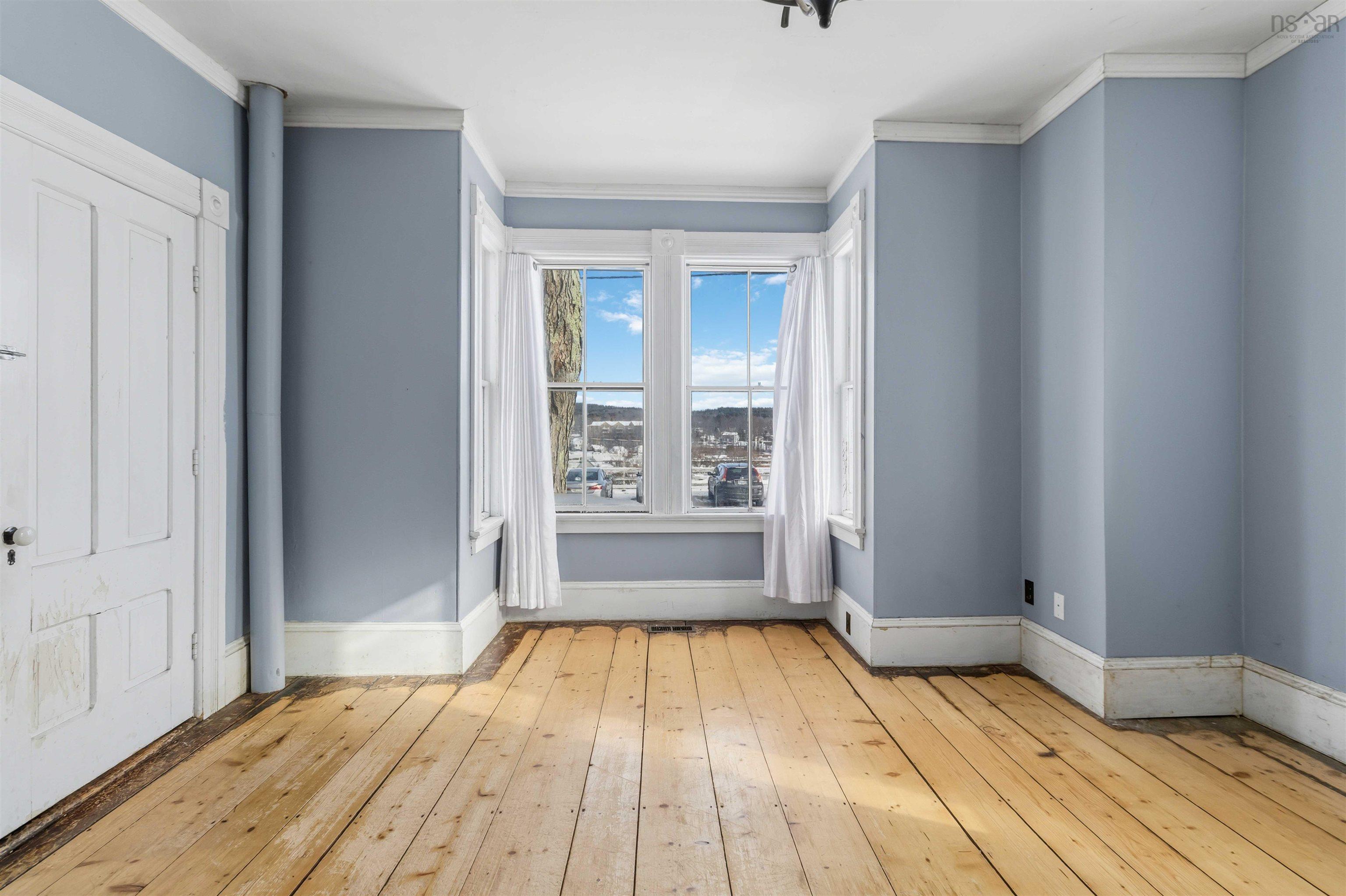 $259,900.00: 101 PLEASANT Street, Bridgewater