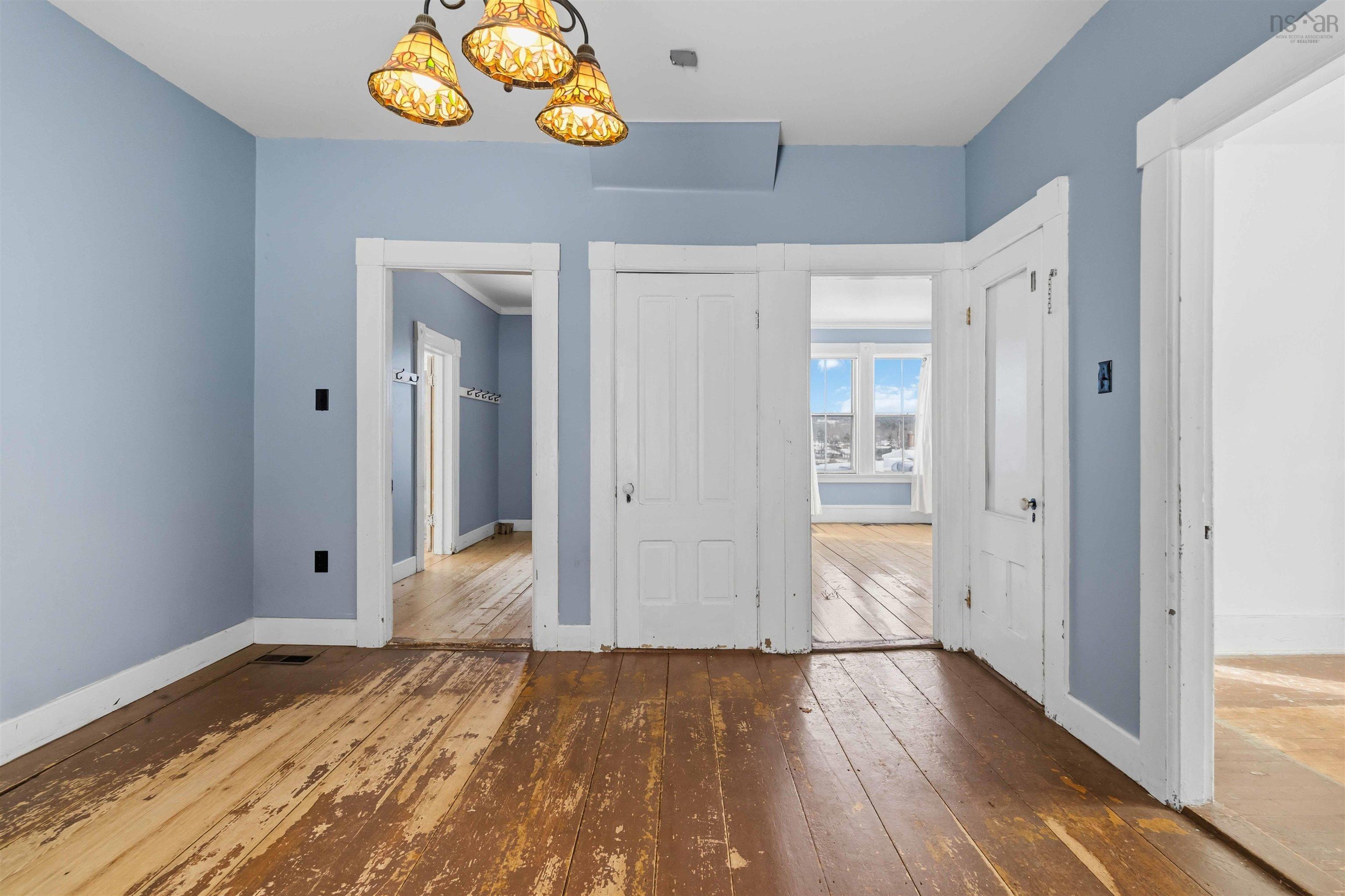 $259,900.00: 101 PLEASANT Street, Bridgewater