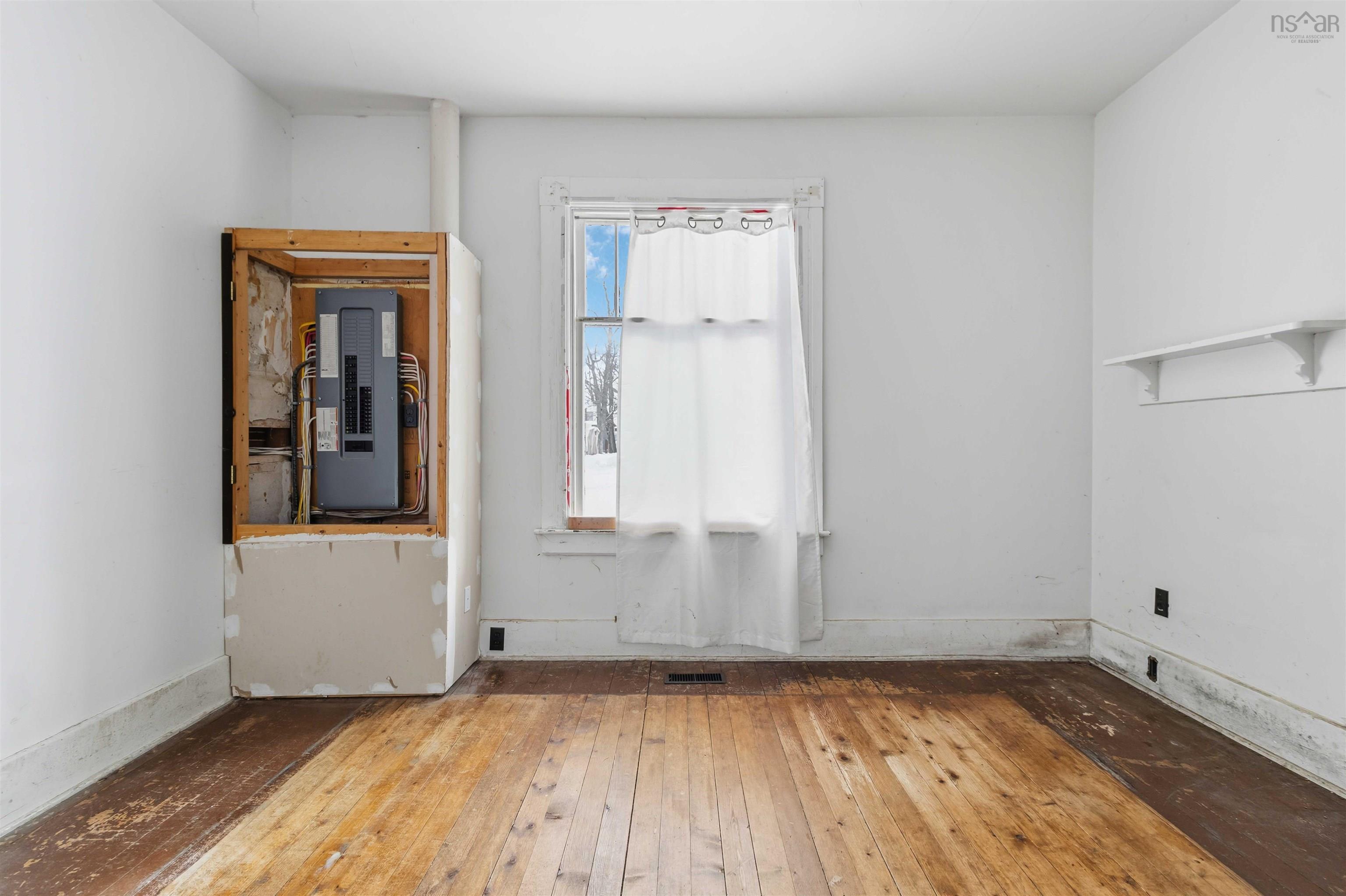 $259,900.00: 101 PLEASANT Street, Bridgewater