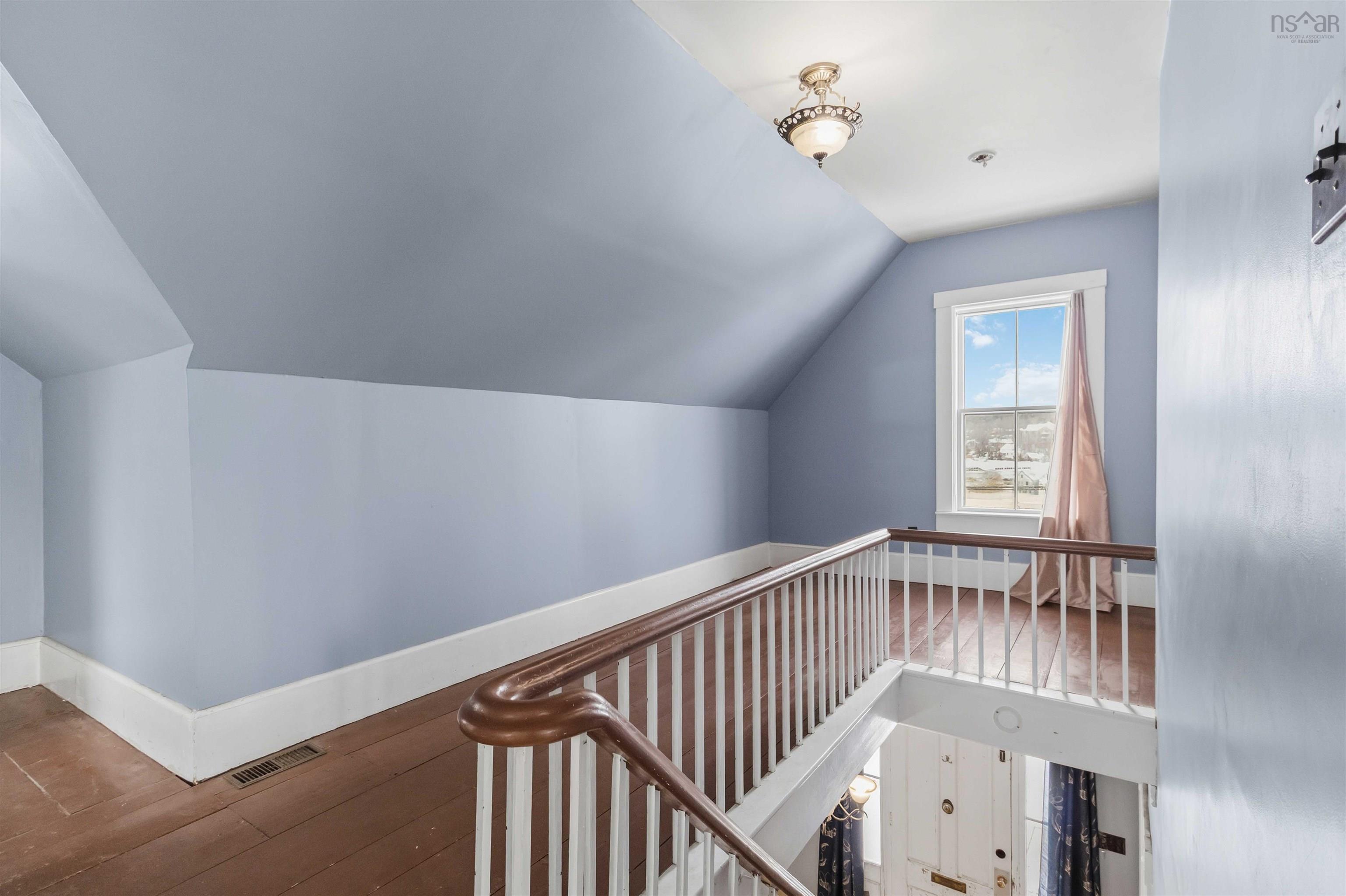 $259,900.00: 101 PLEASANT Street, Bridgewater