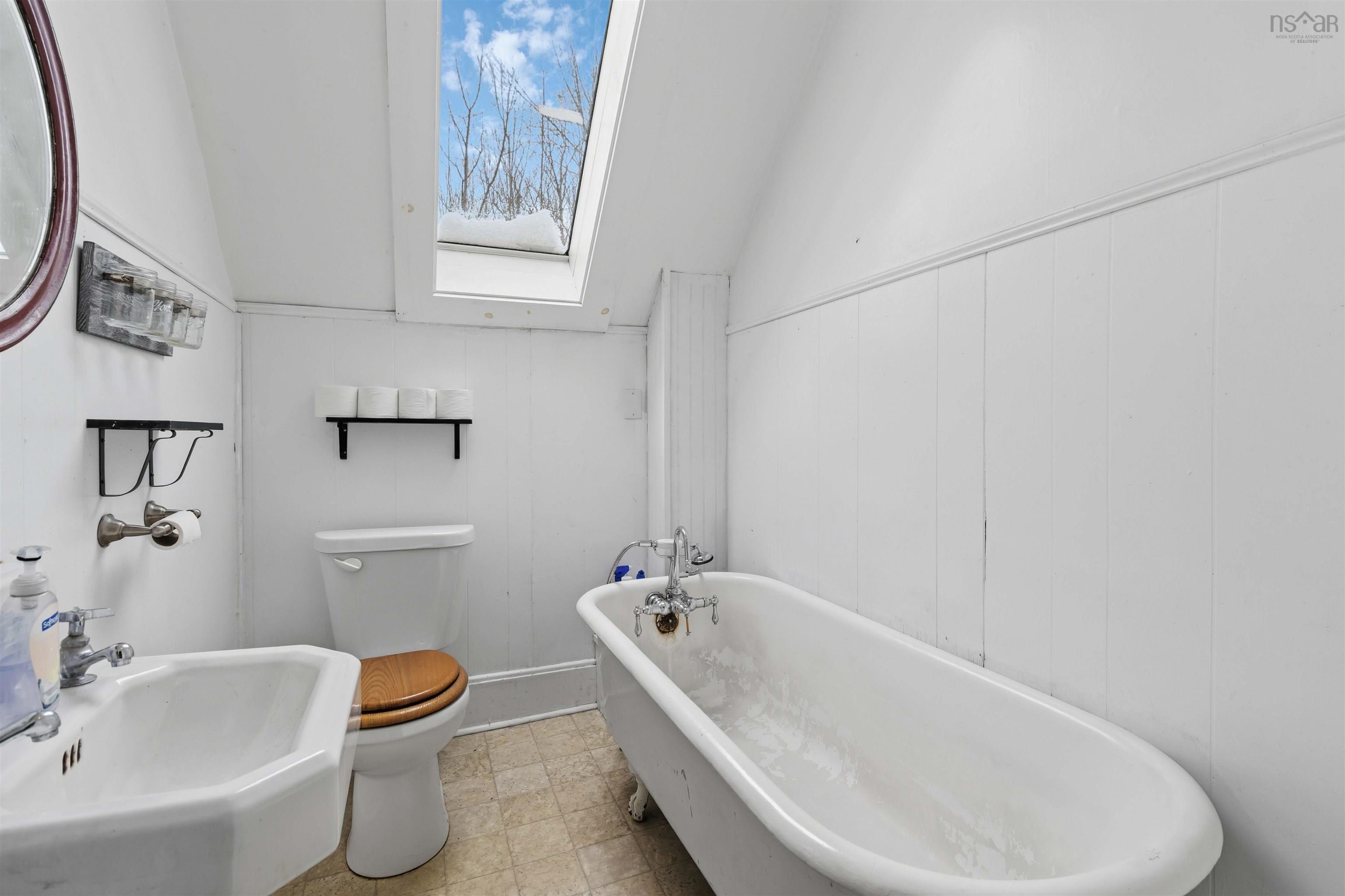 $259,900.00: 101 PLEASANT Street, Bridgewater