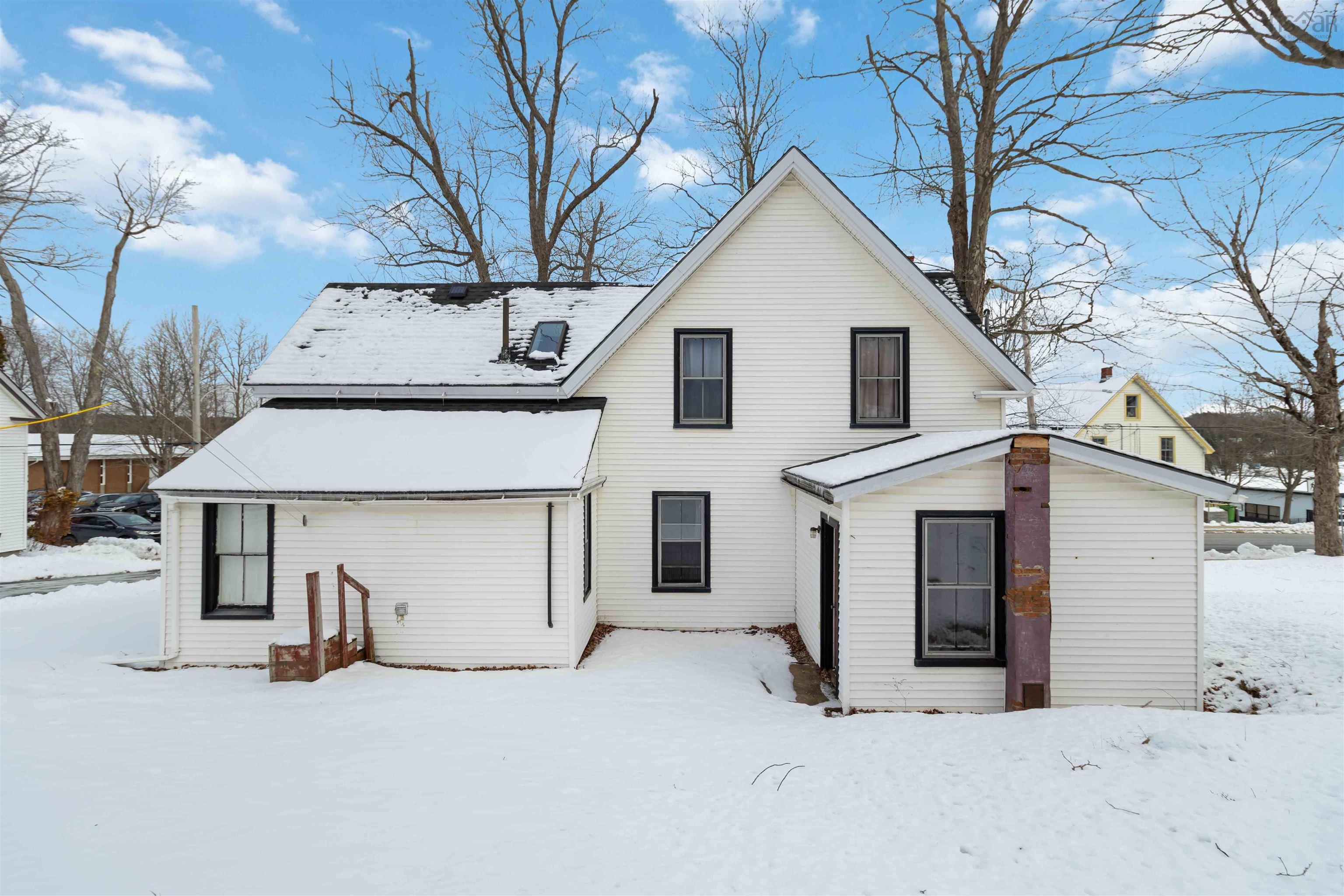 $259,900.00: 101 PLEASANT Street, Bridgewater