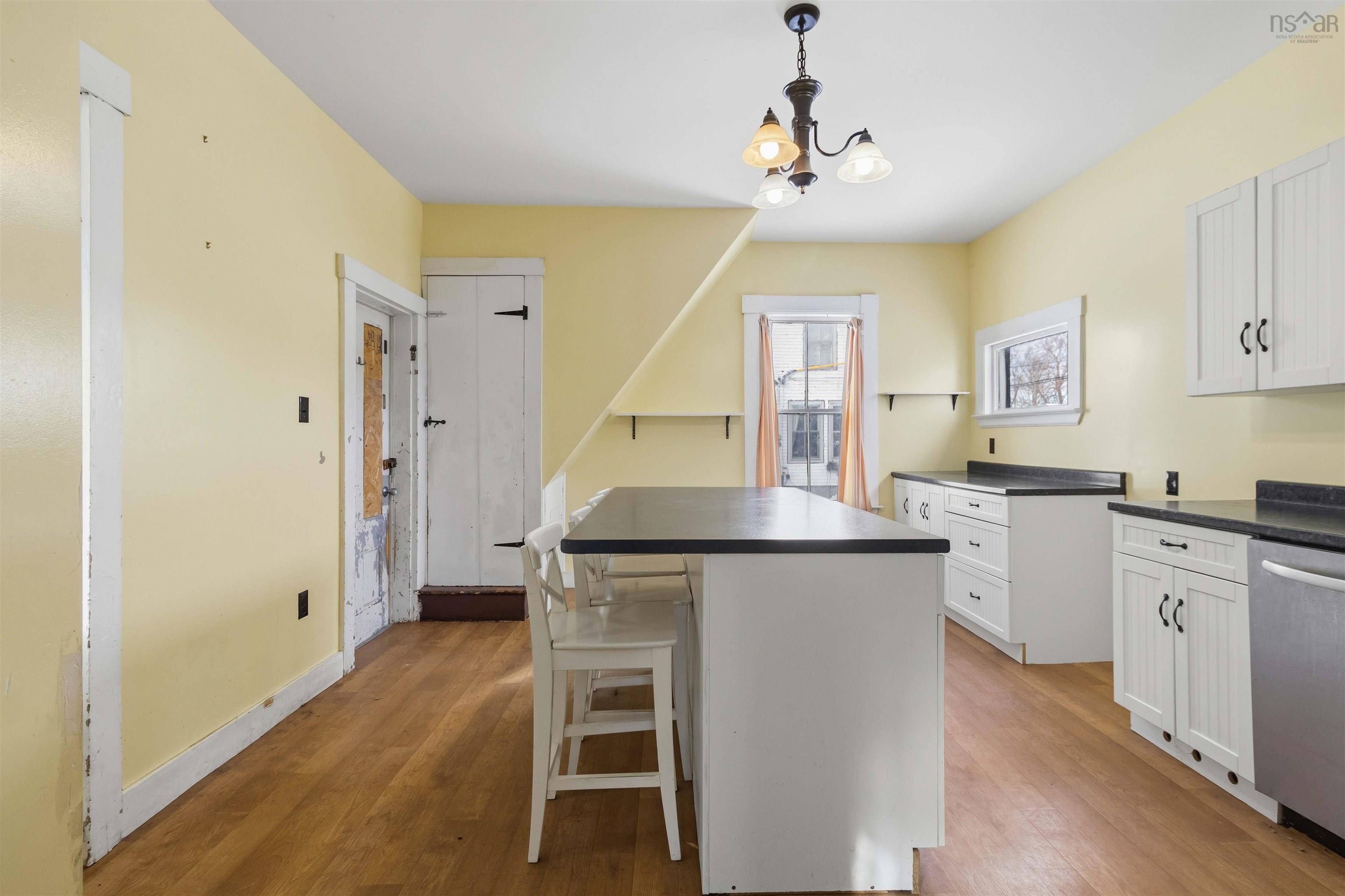 $259,900.00: 101 PLEASANT Street, Bridgewater