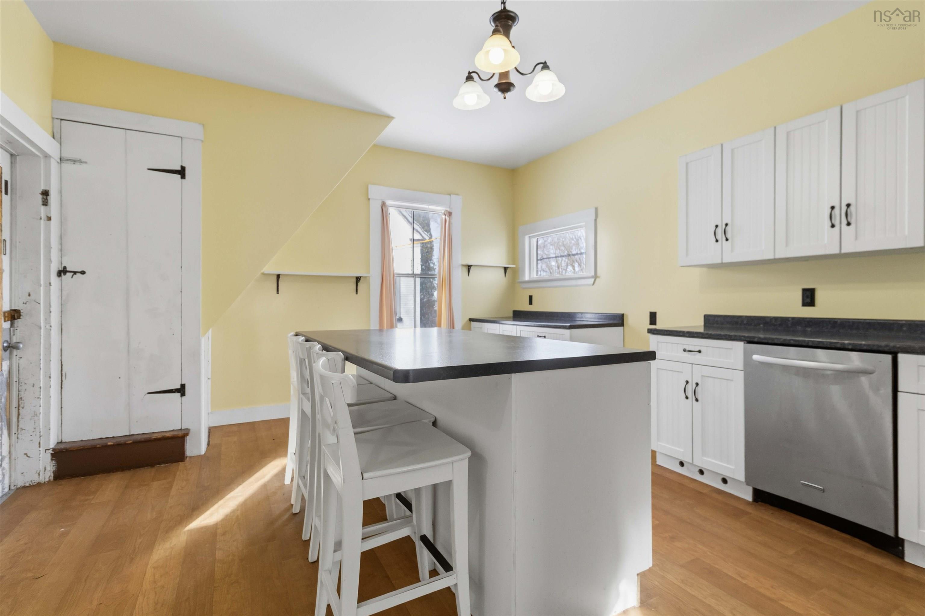 $259,900.00: 101 PLEASANT Street, Bridgewater