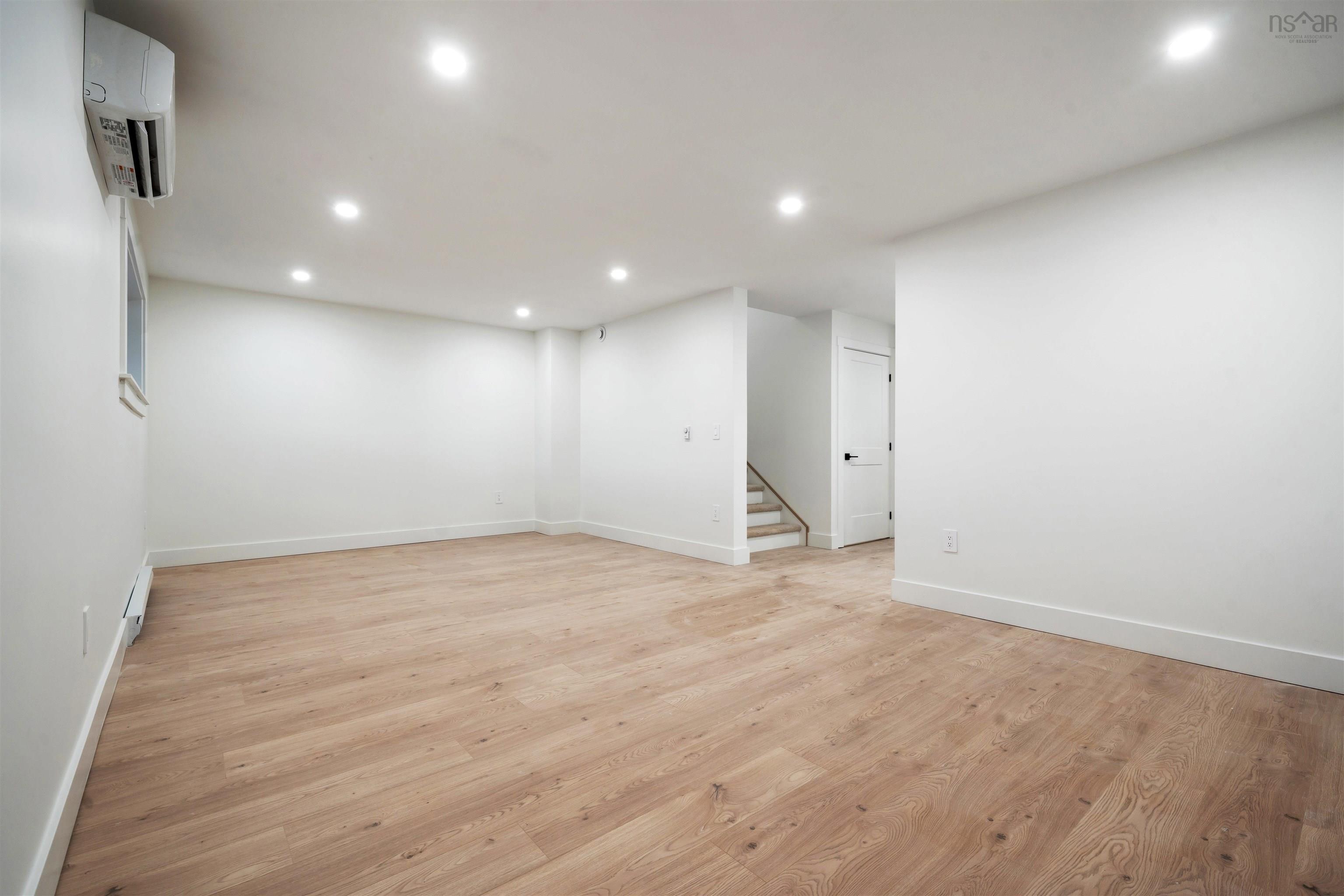 $749,900.00: 32 Brianna Drive, Lantz