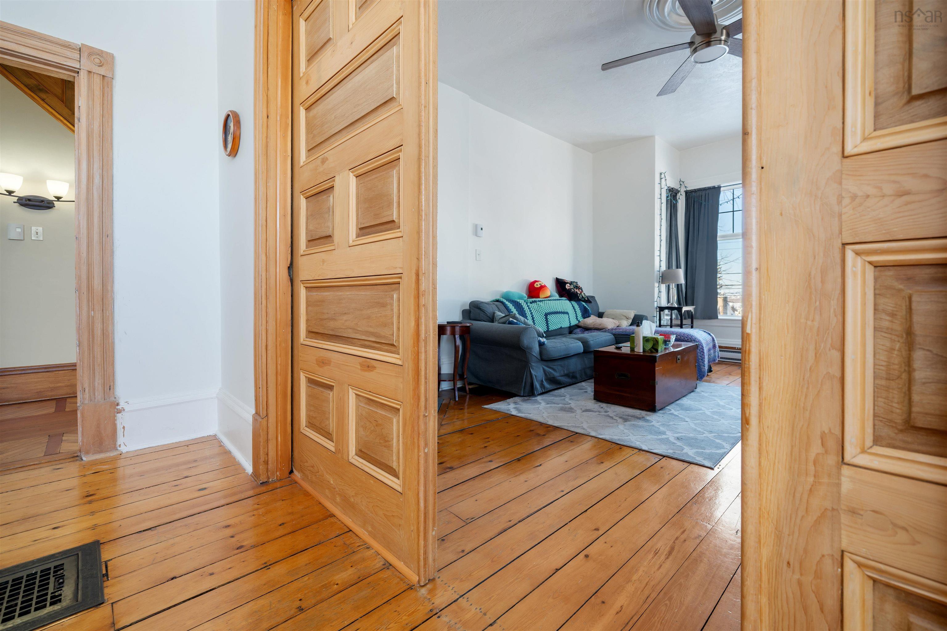 $284,900.00: 251 Victoria Street E, Amherst