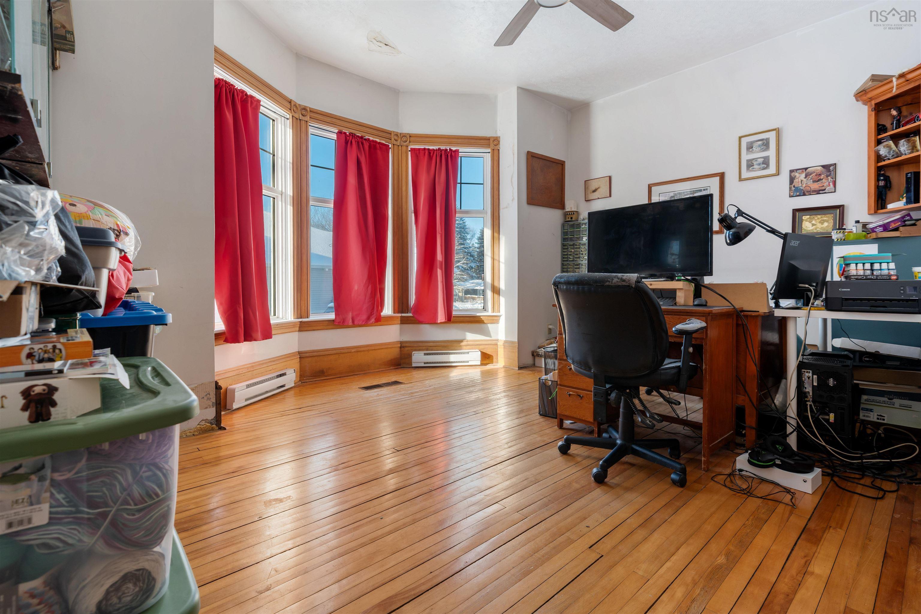 $284,900.00: 251 Victoria Street E, Amherst