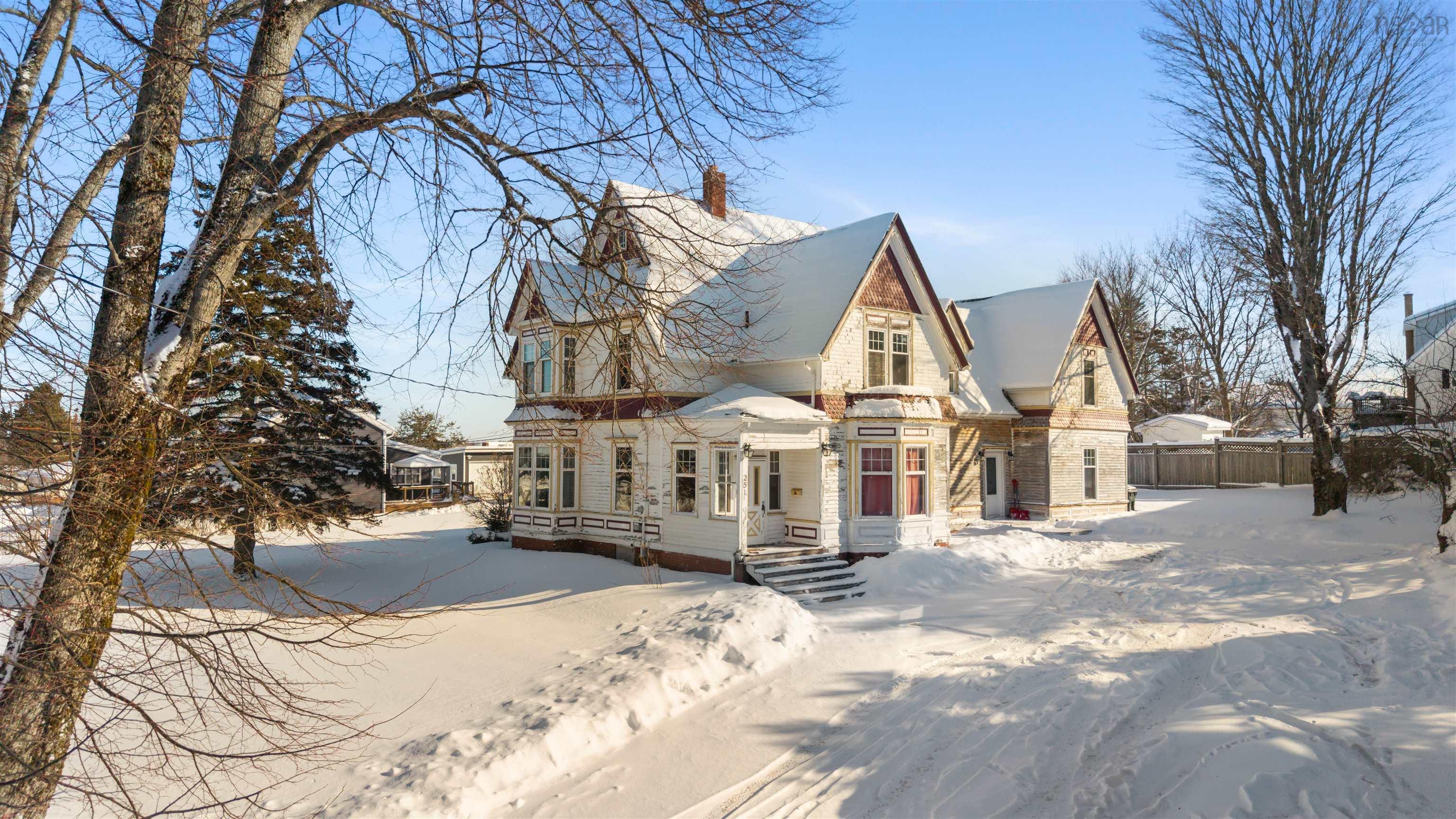 $284,900.00: 251 Victoria Street E, Amherst