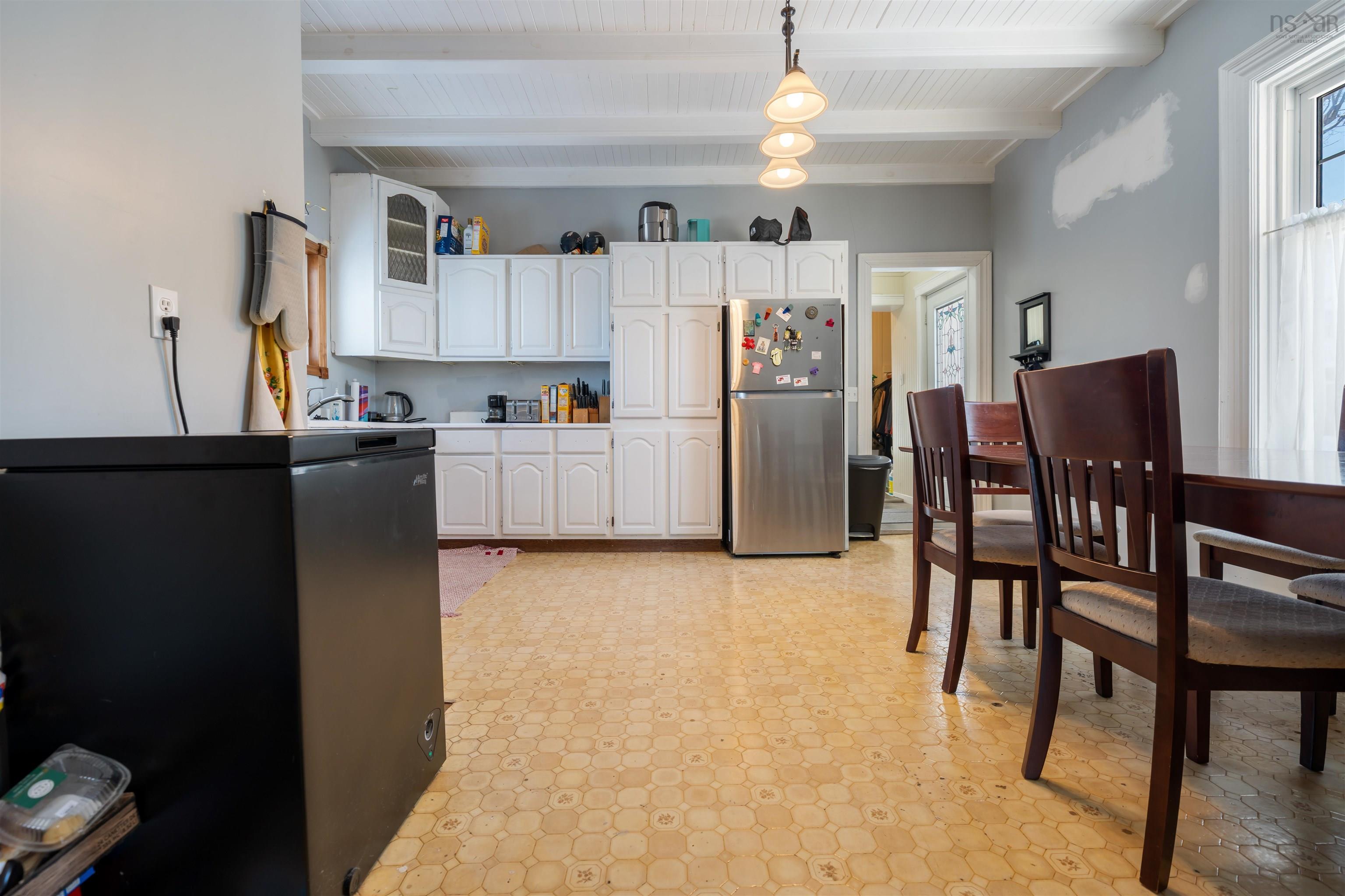 $284,900.00: 251 Victoria Street E, Amherst