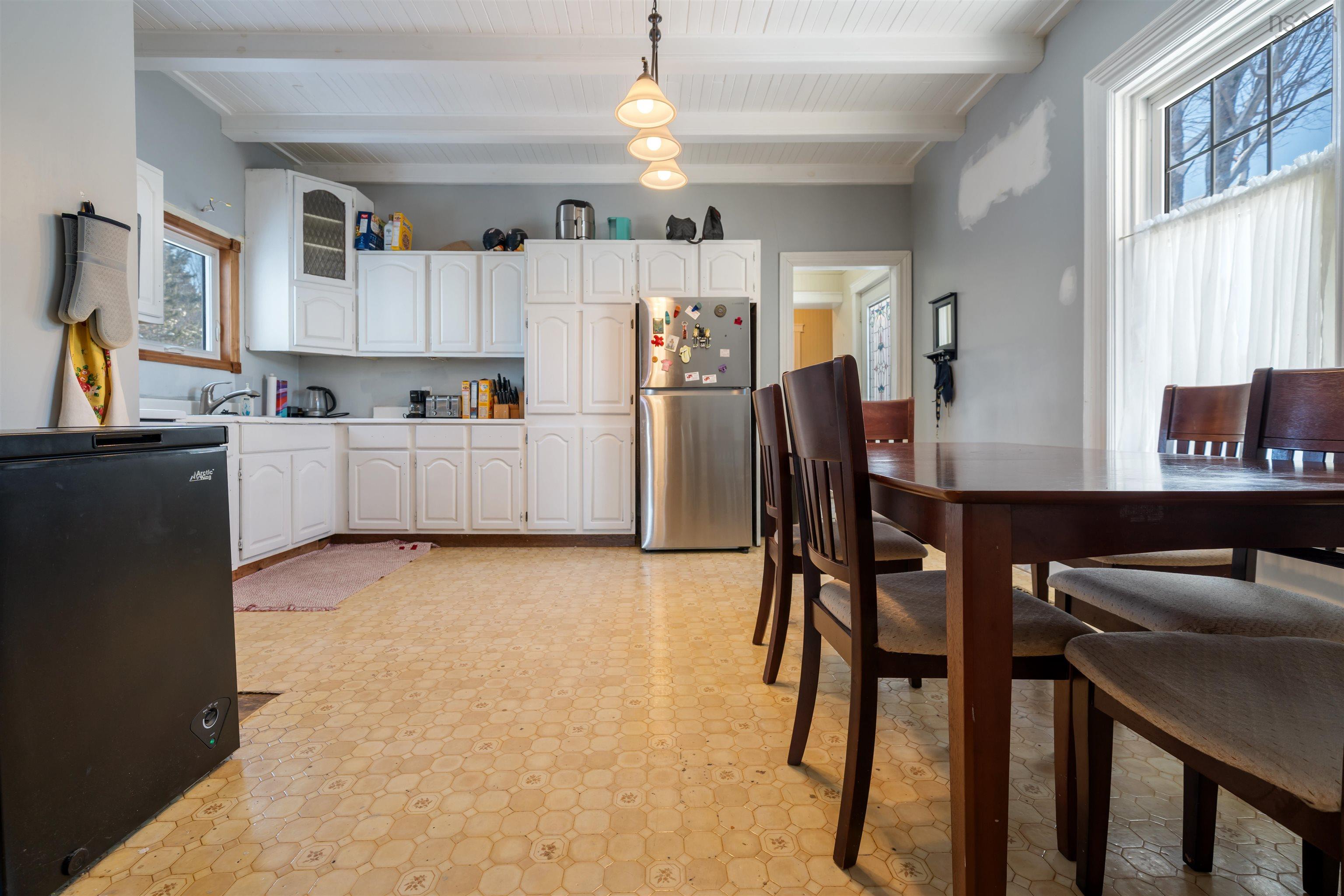 $284,900.00: 251 Victoria Street E, Amherst