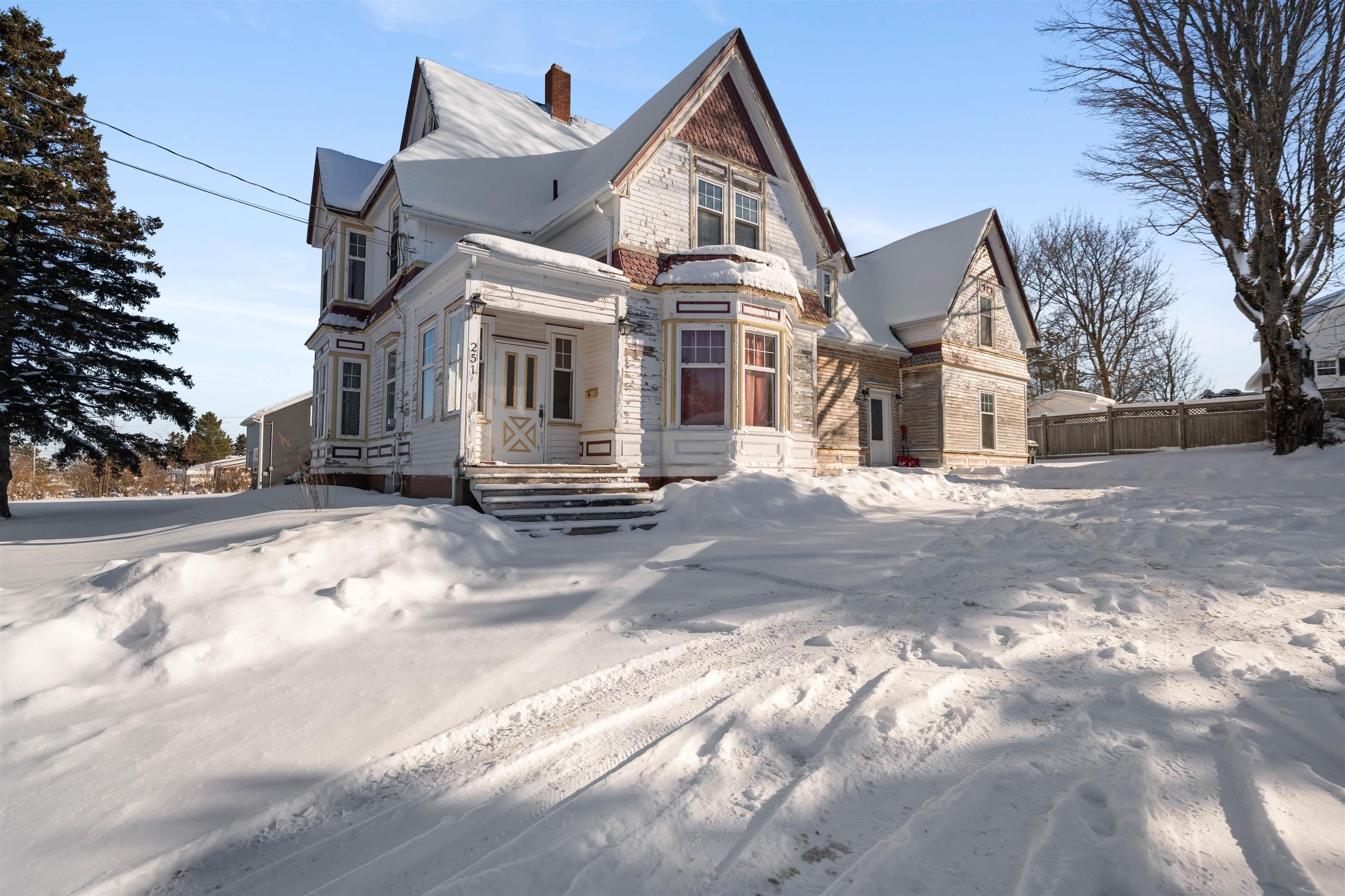 $284,900.00: 251 Victoria Street E, Amherst