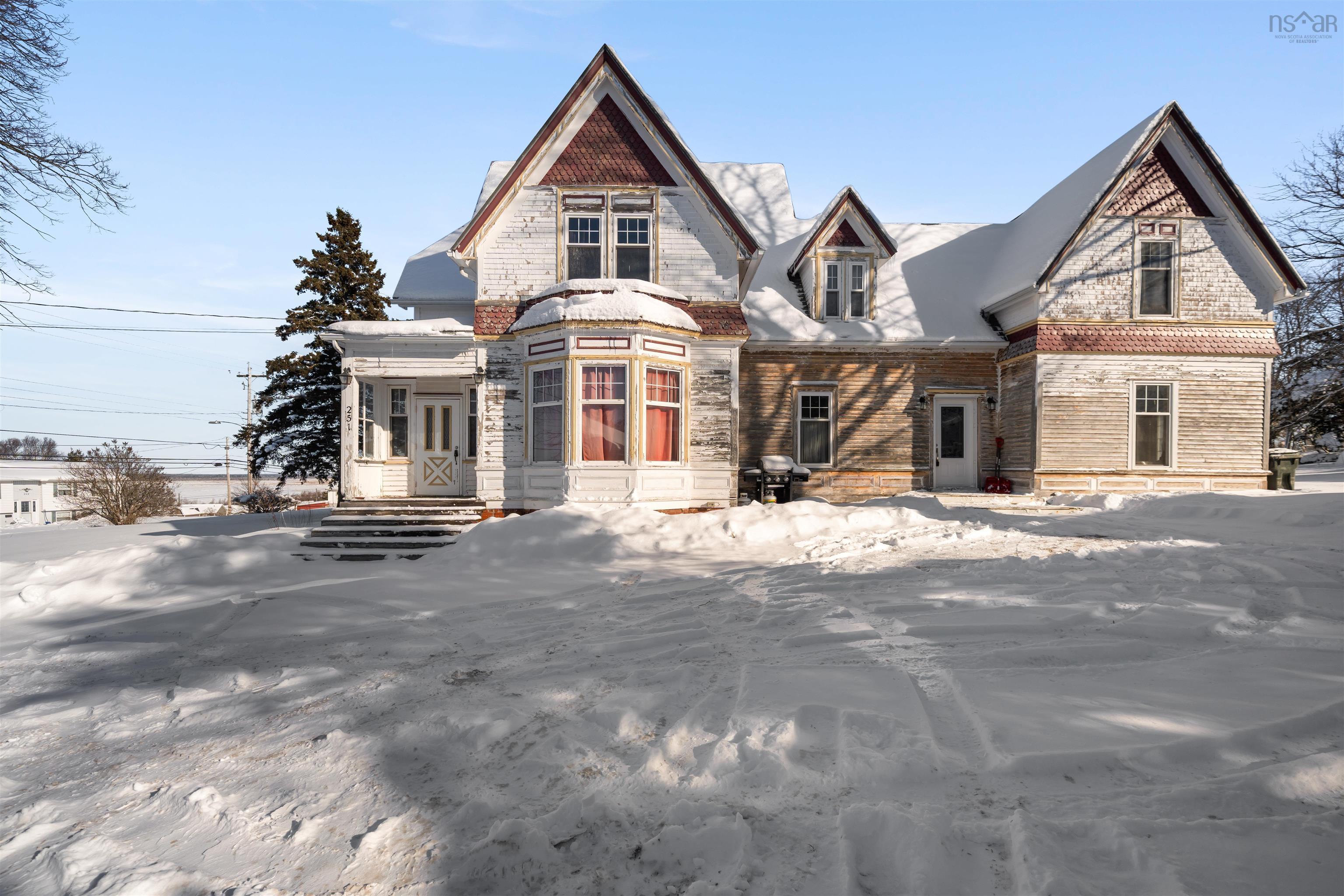 $284,900.00: 251 Victoria Street E, Amherst