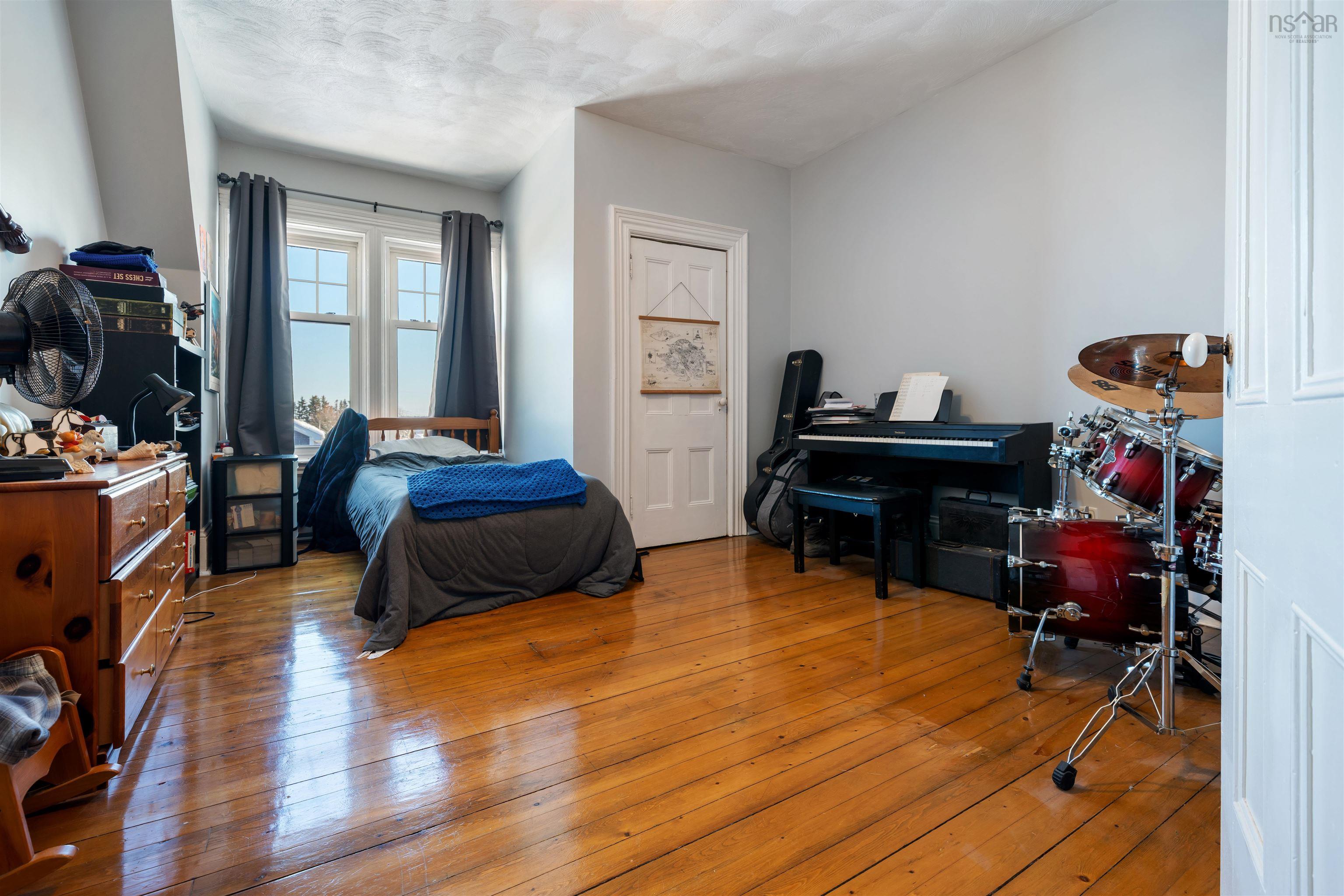 $284,900.00: 251 Victoria Street E, Amherst