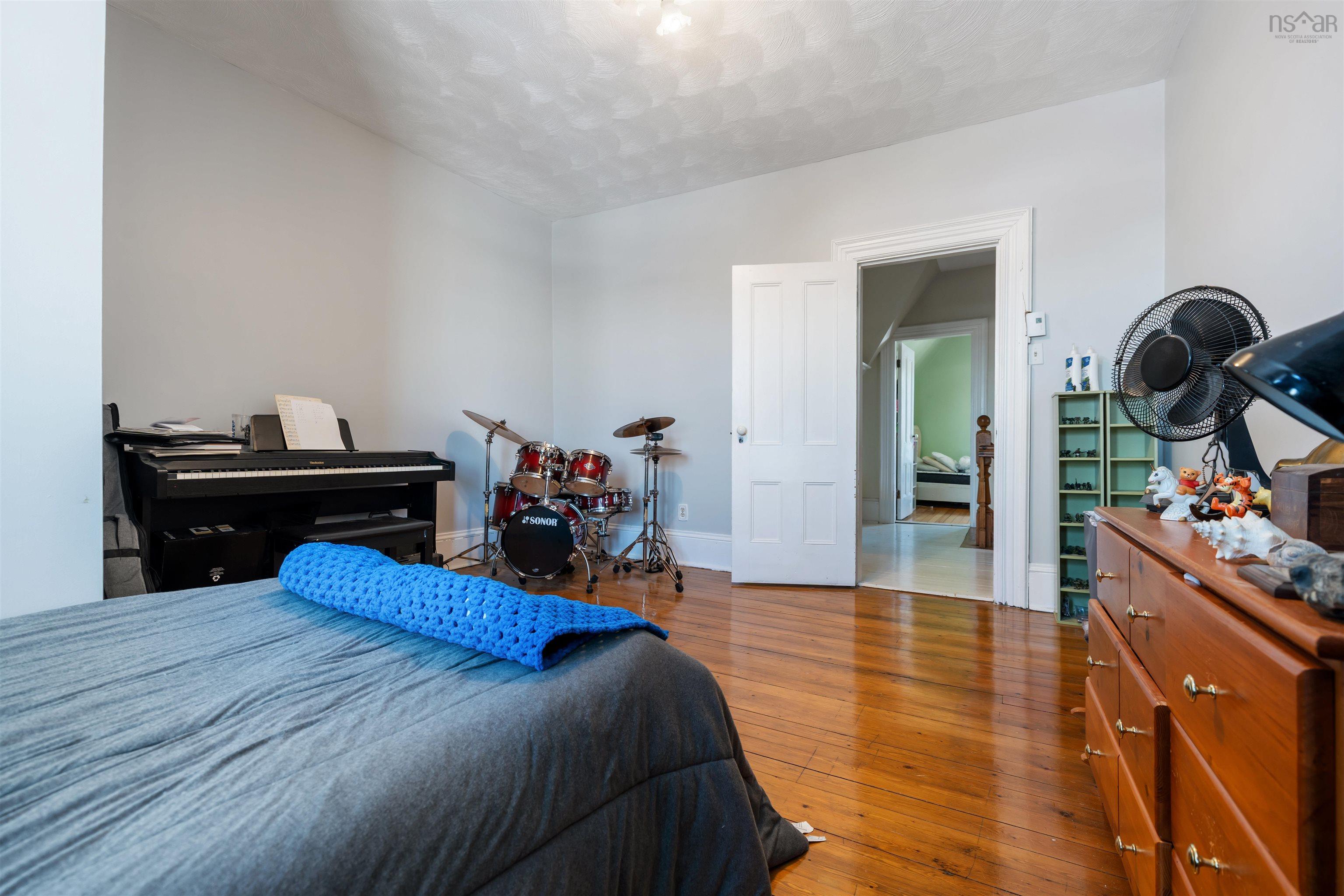 $284,900.00: 251 Victoria Street E, Amherst