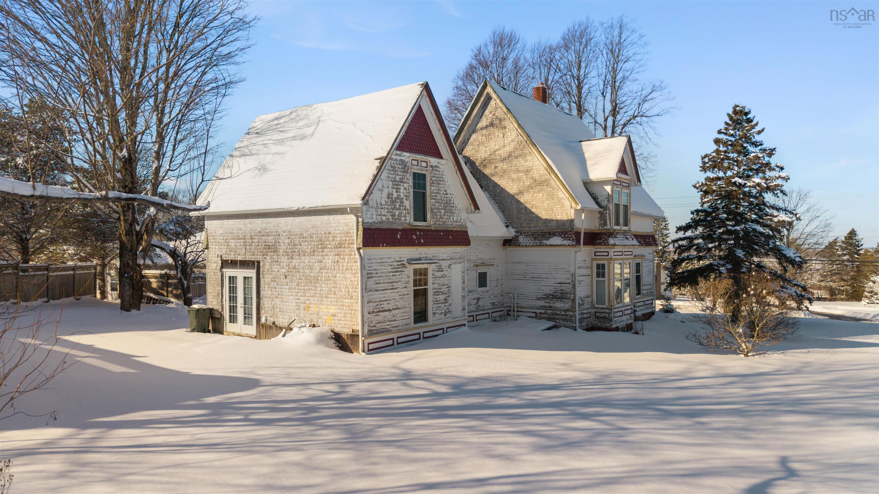 $284,900.00: 251 Victoria Street E, Amherst