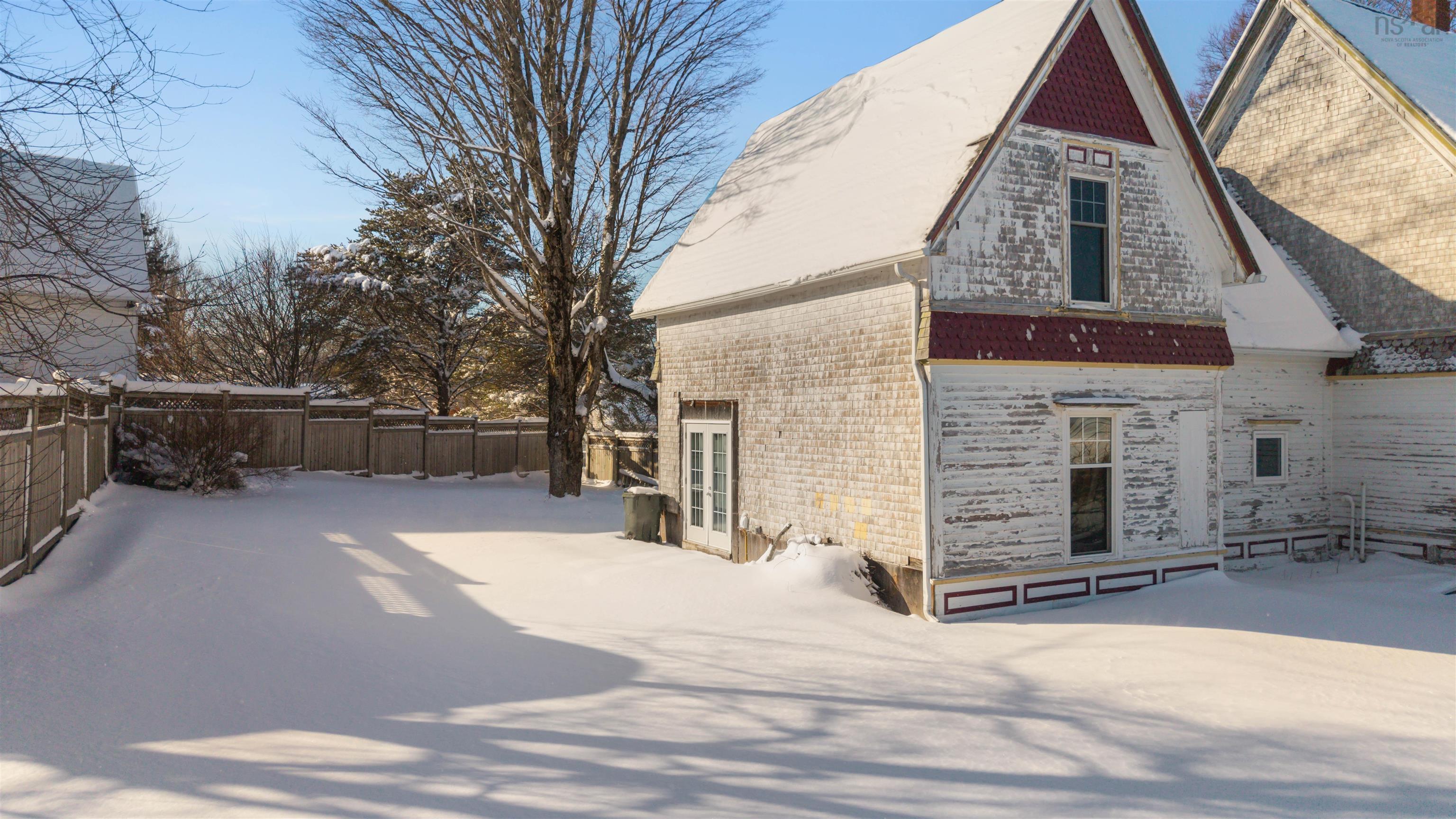 $284,900.00: 251 Victoria Street E, Amherst