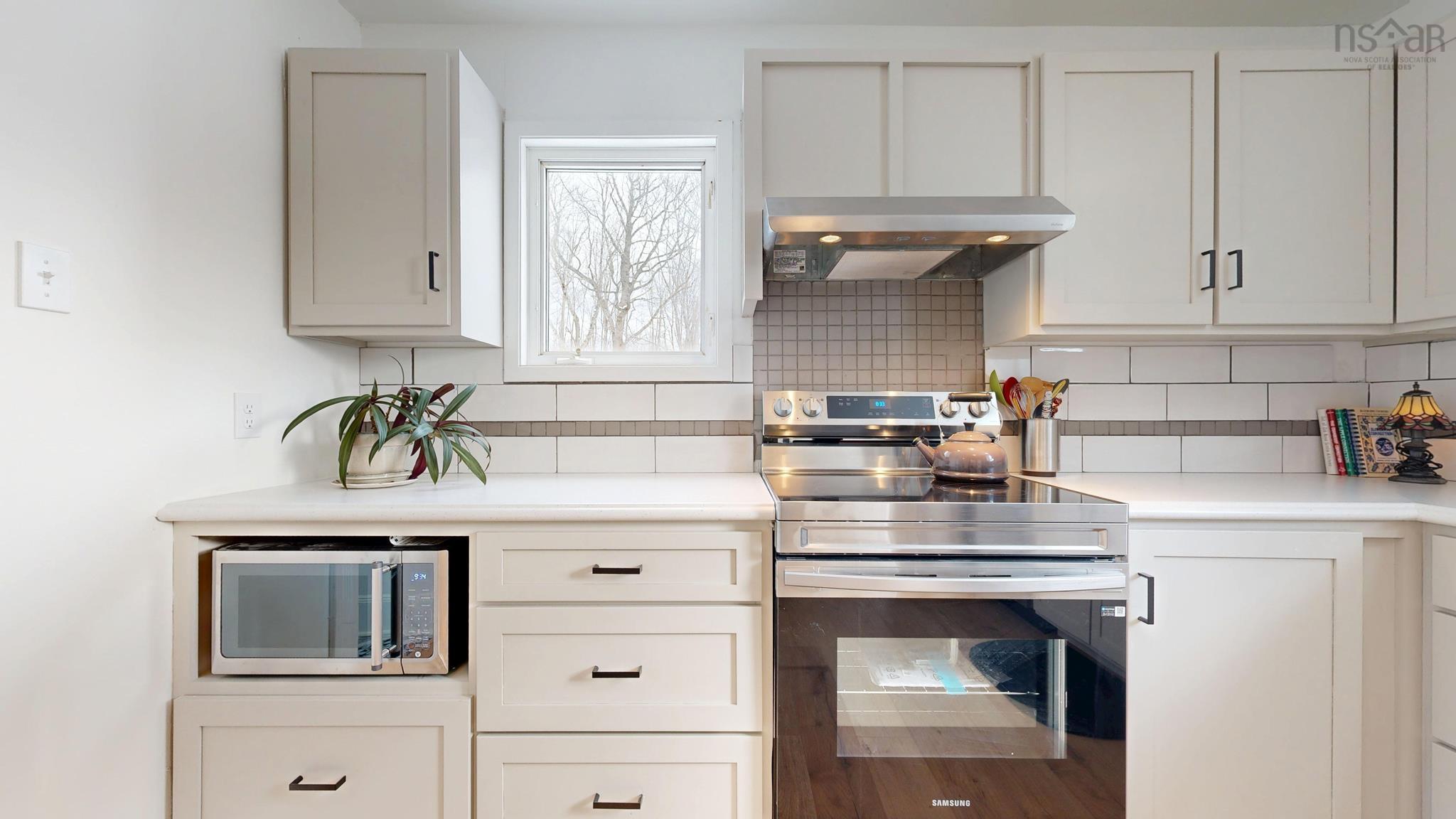 $489,000.00: 489 Back Centre Road, Back Centre