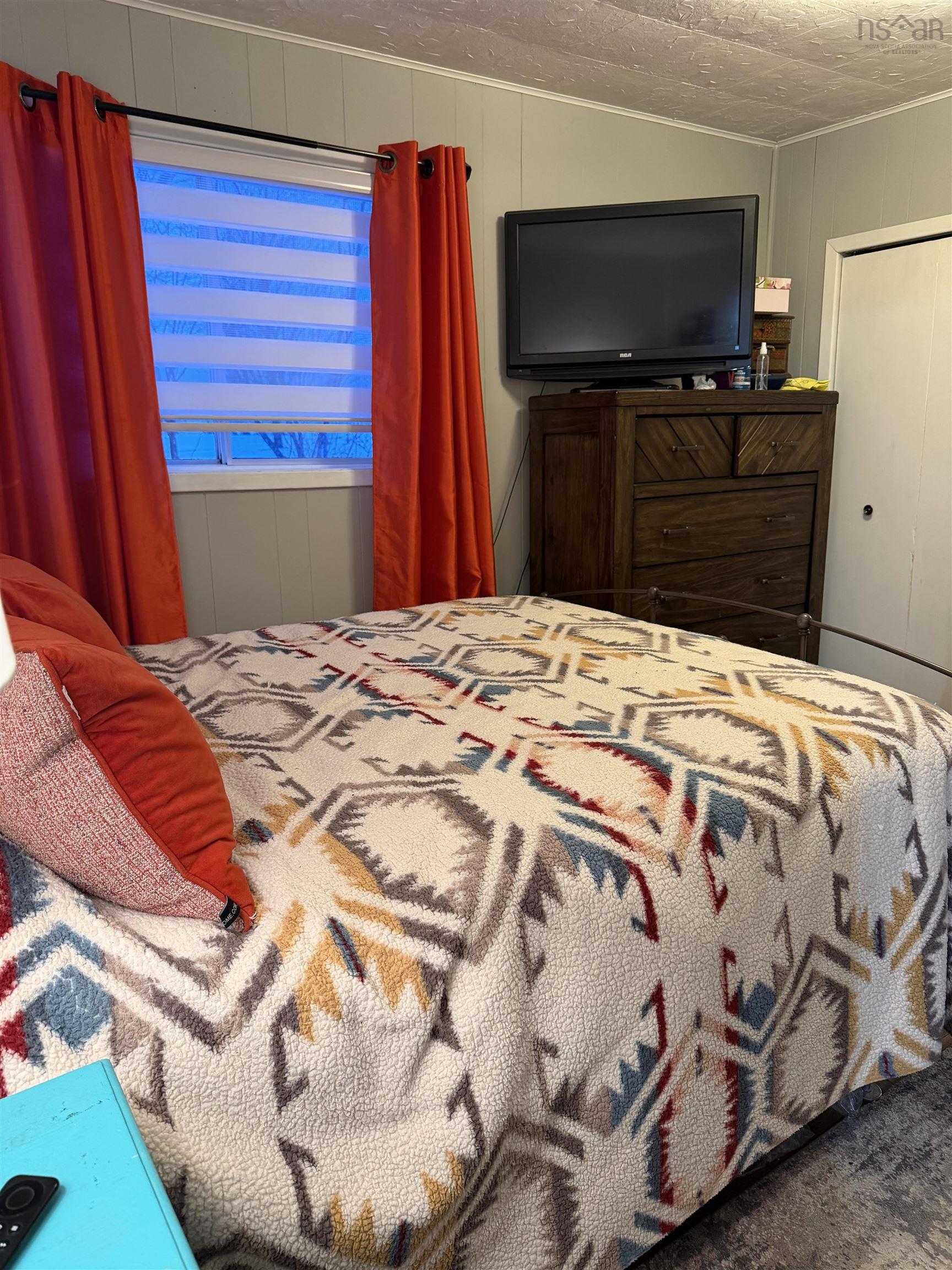 $199,900.00: 1211 Shore Road, Waterside