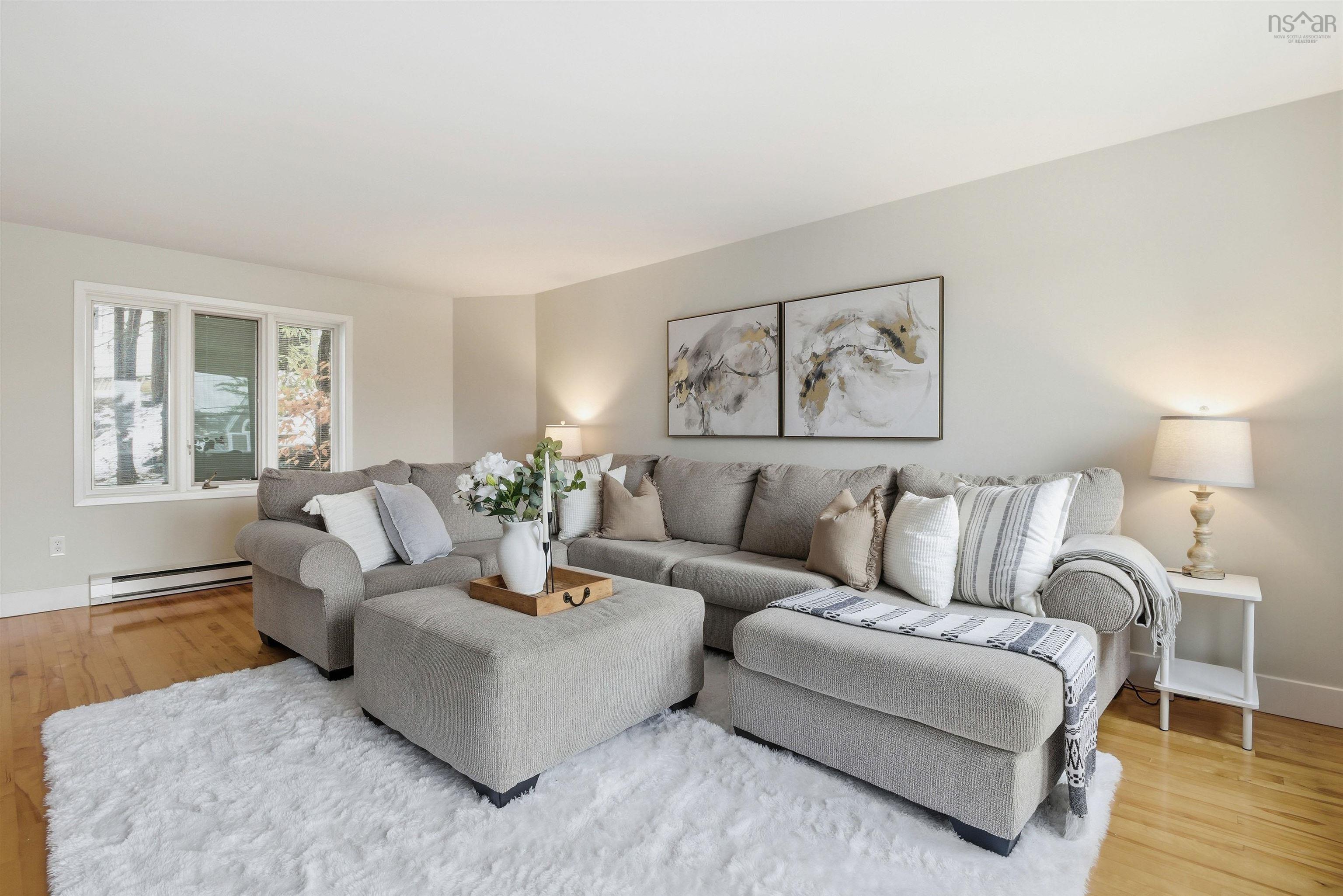 $799,900.00: 880 Shore Drive, Bedford