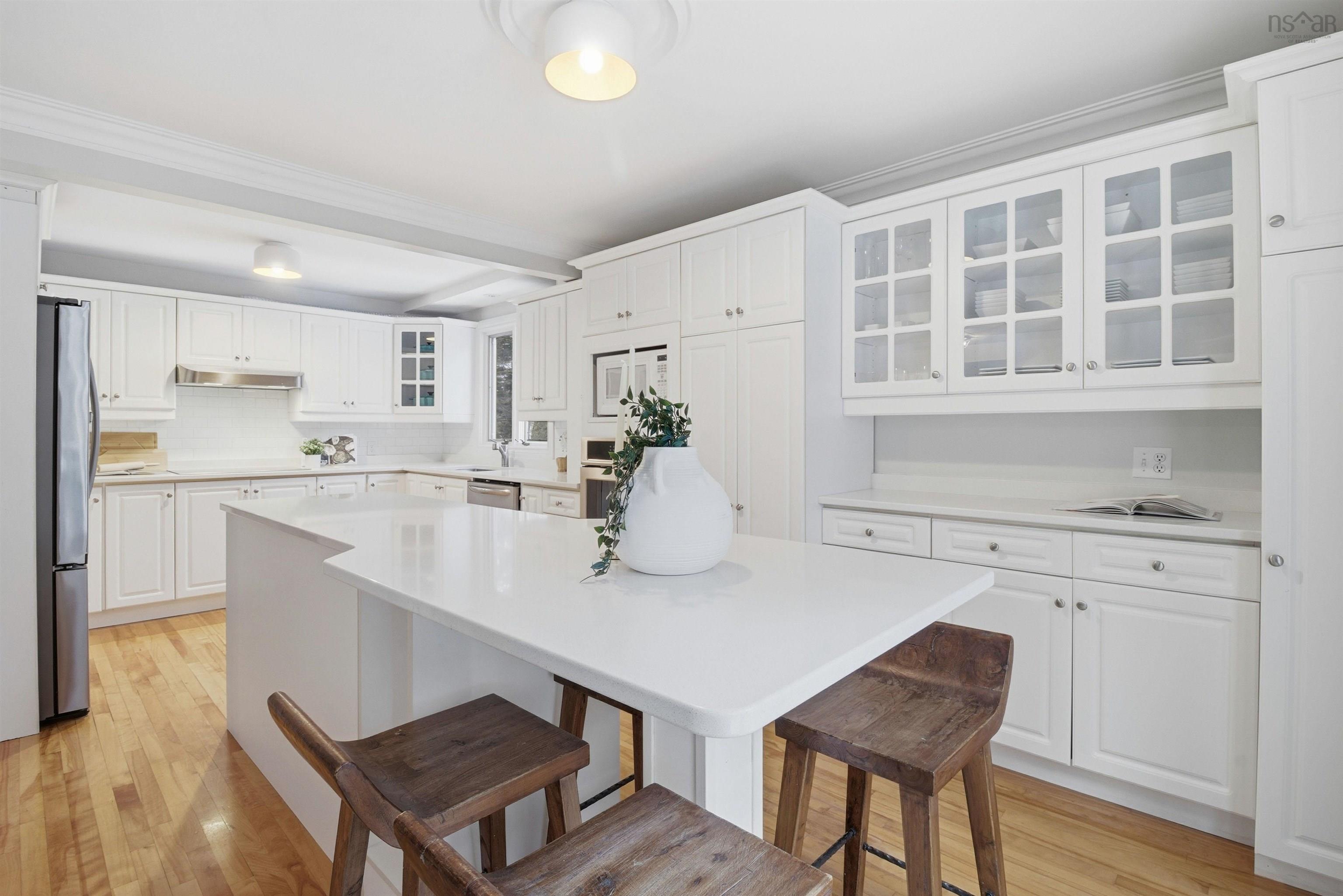 $799,900.00: 880 Shore Drive, Bedford