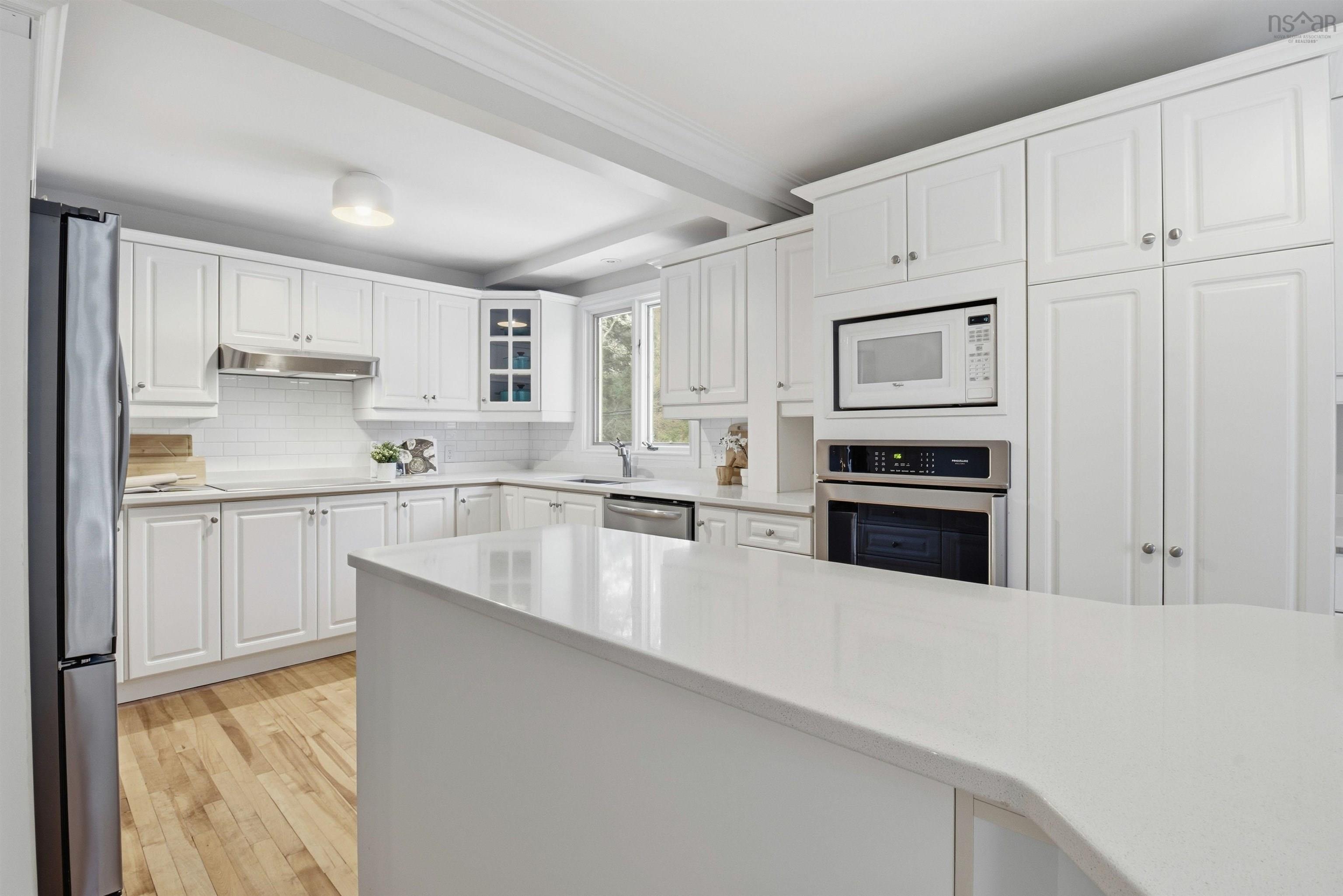 $799,900.00: 880 Shore Drive, Bedford