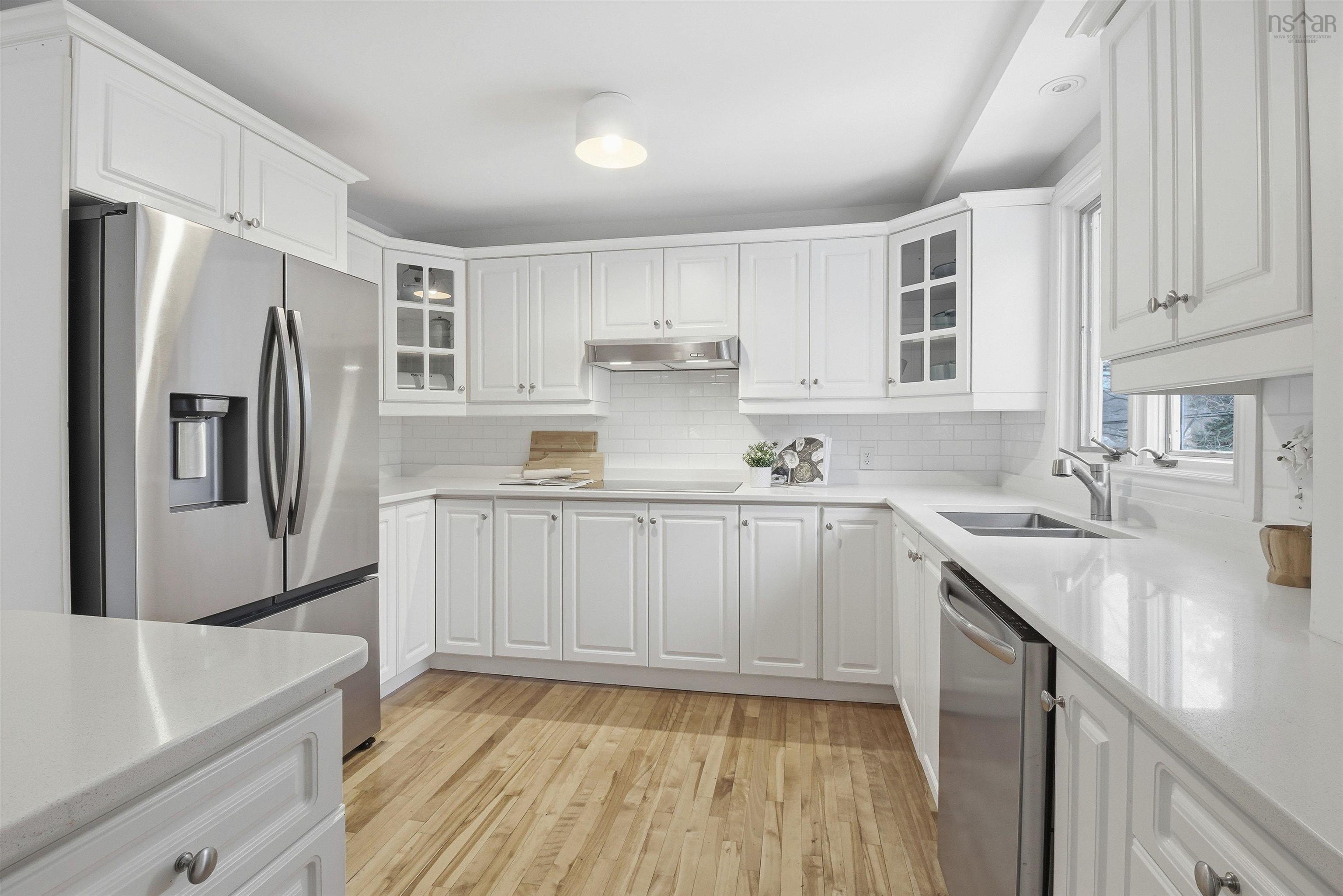 $799,900.00: 880 Shore Drive, Bedford