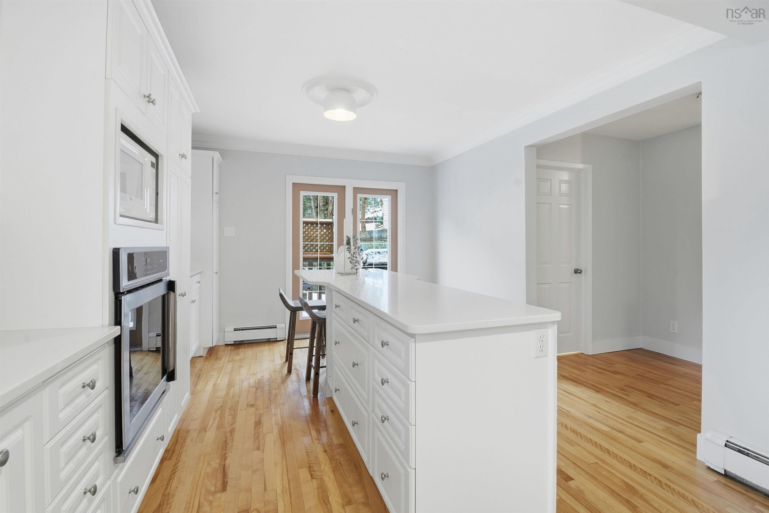 $799,900.00: 880 Shore Drive, Bedford