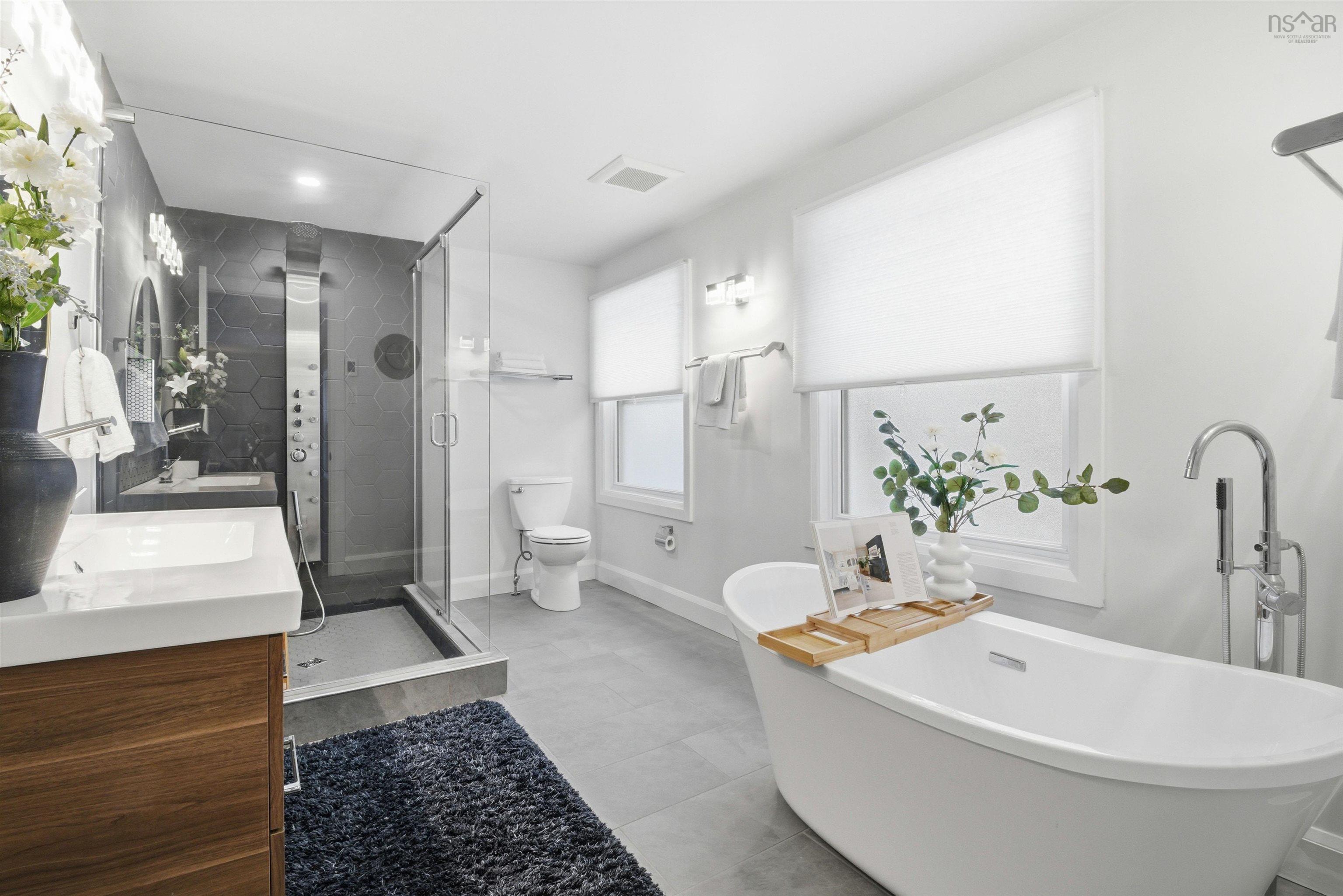 $799,900.00: 880 Shore Drive, Bedford