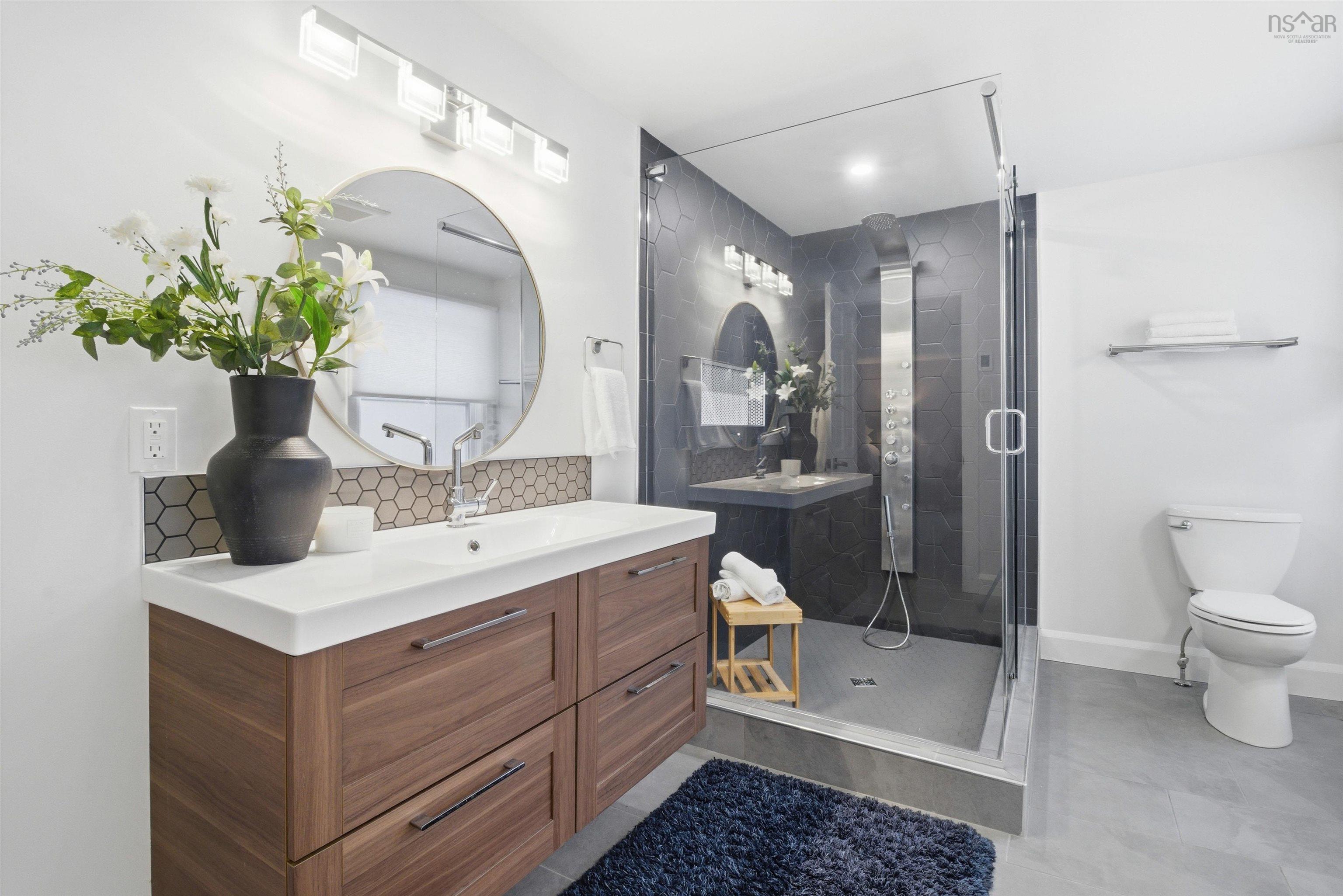 $799,900.00: 880 Shore Drive, Bedford