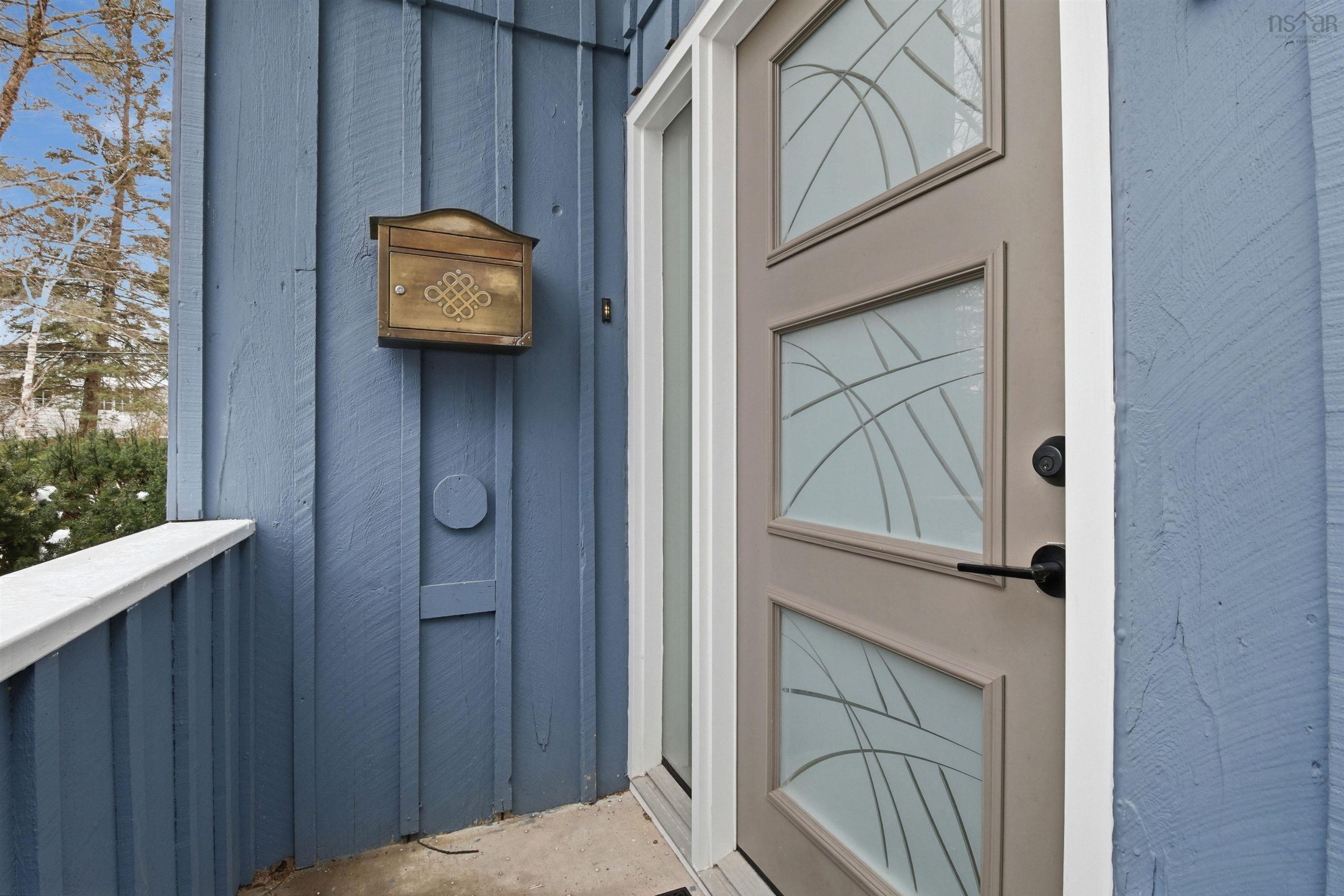 $799,900.00: 880 Shore Drive, Bedford