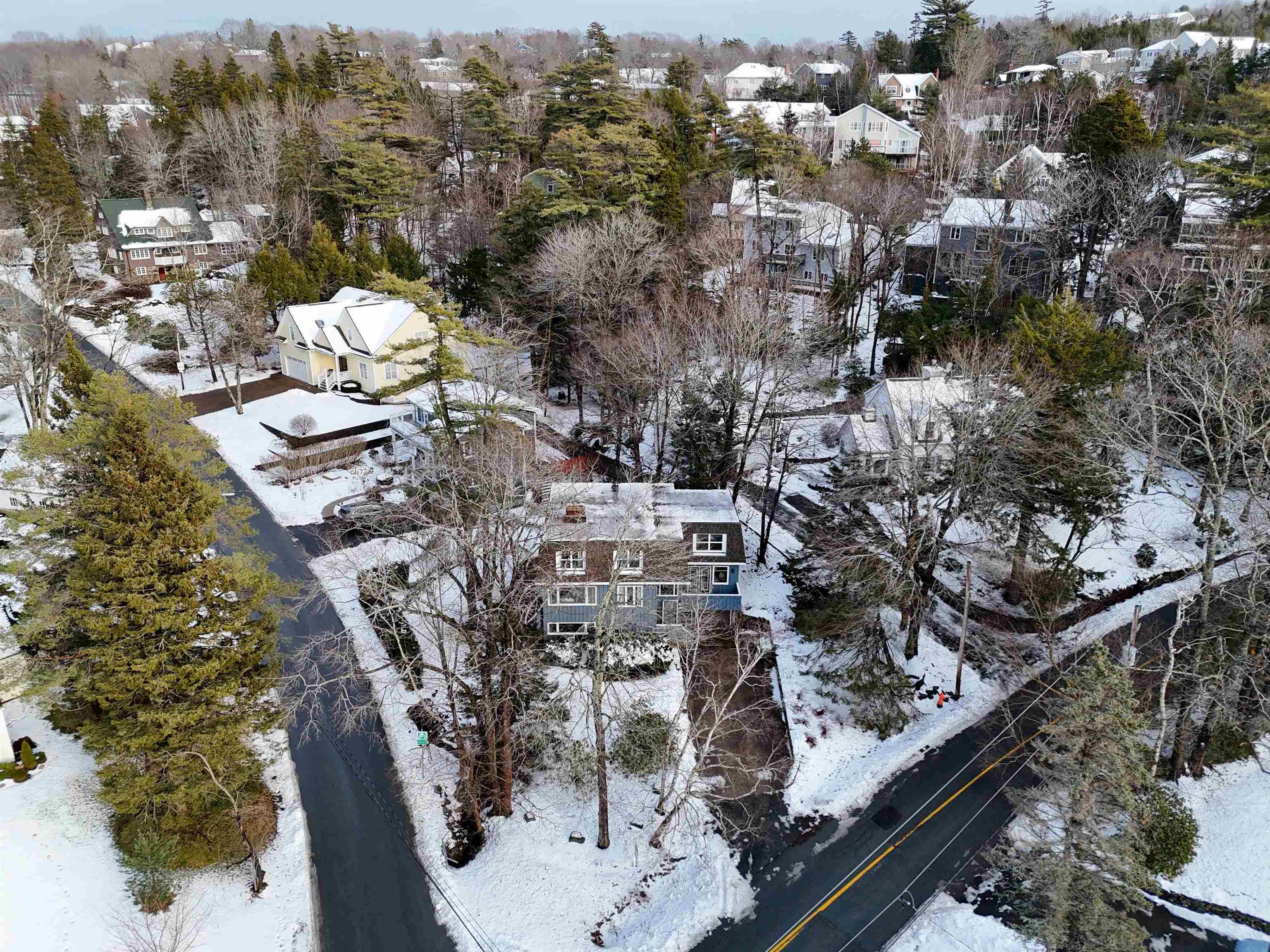 $799,900.00: 880 Shore Drive, Bedford