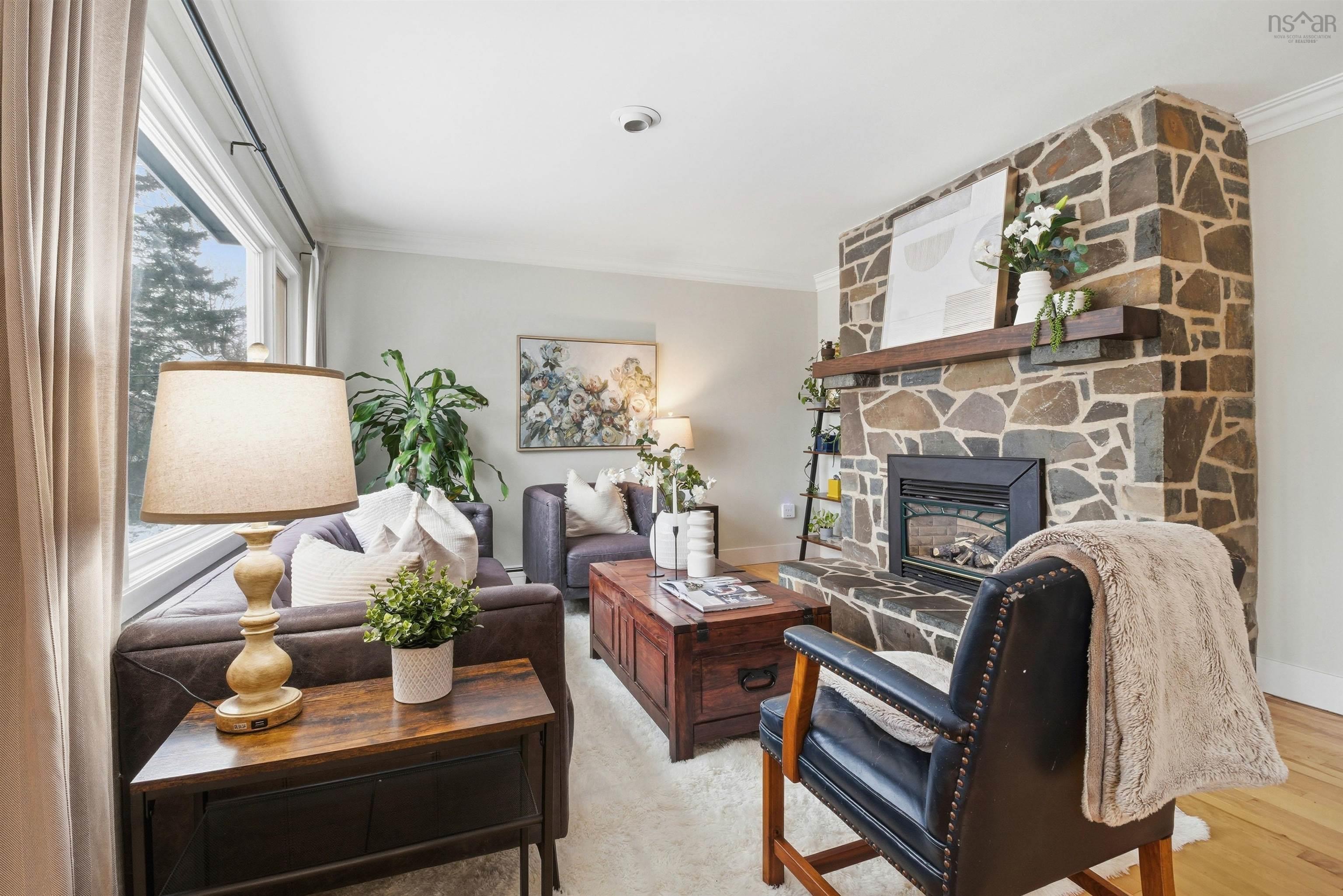 $799,900.00: 880 Shore Drive, Bedford