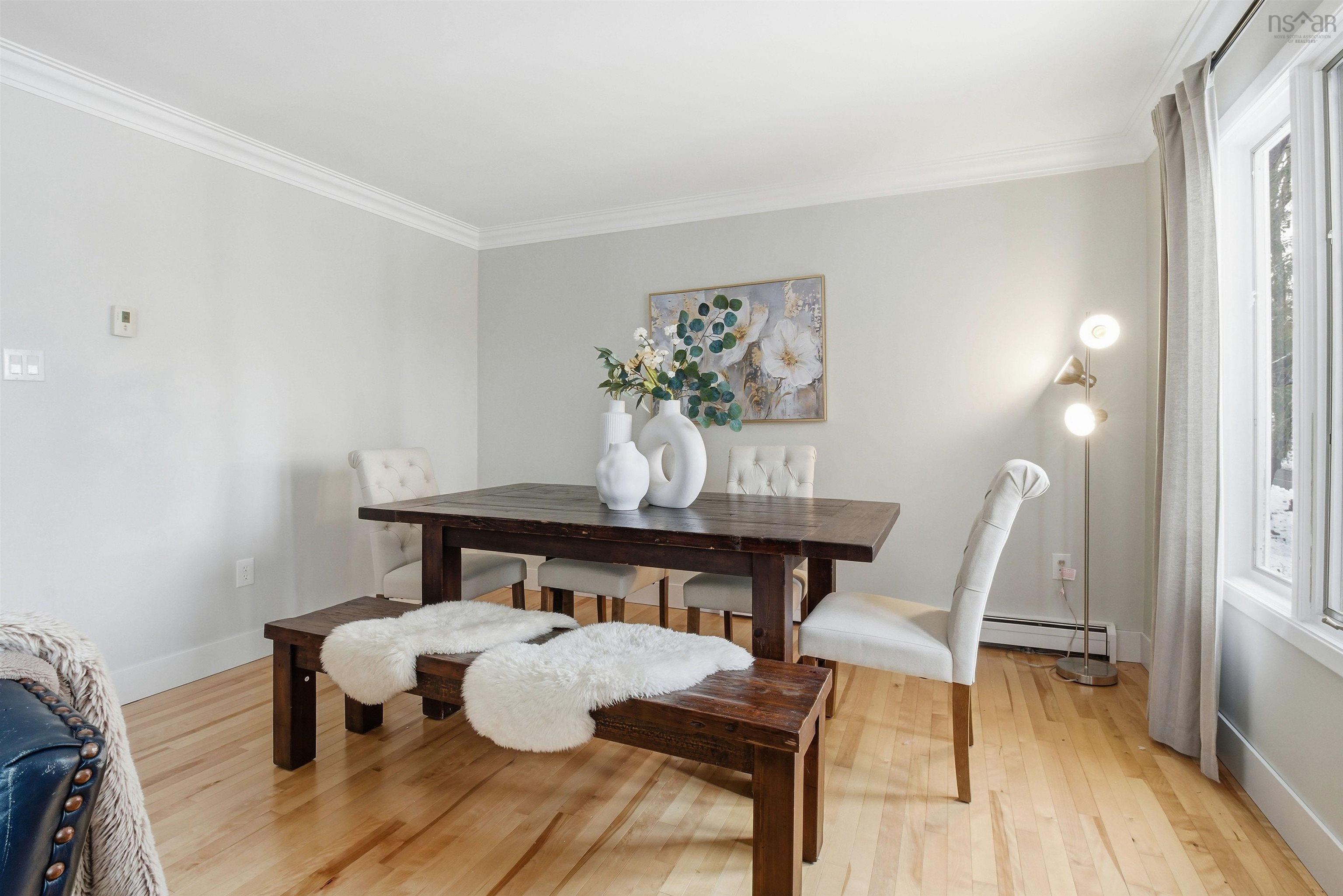 $799,900.00: 880 Shore Drive, Bedford