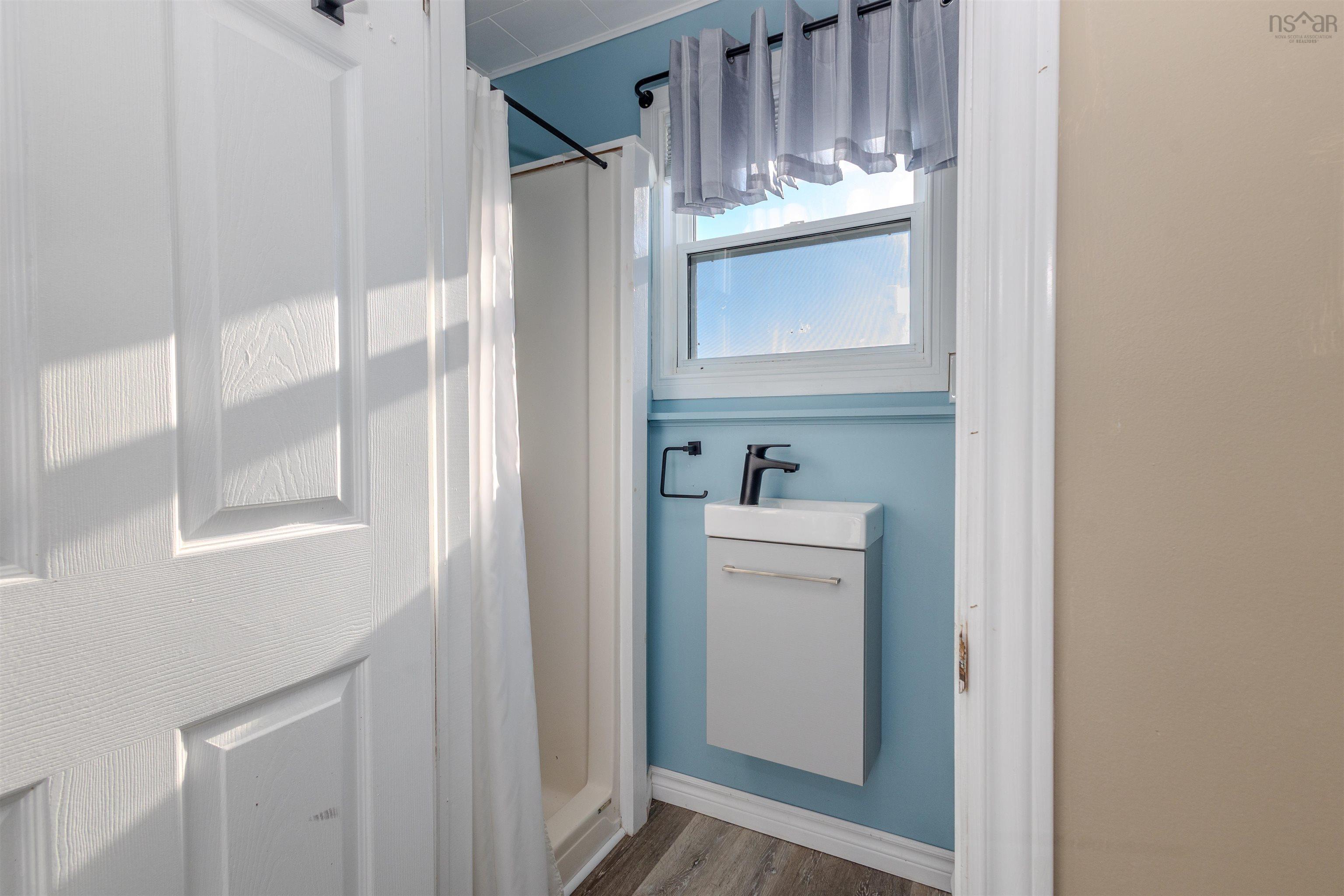 $140,000.00: 52 Pepperell Street, Louisbourg