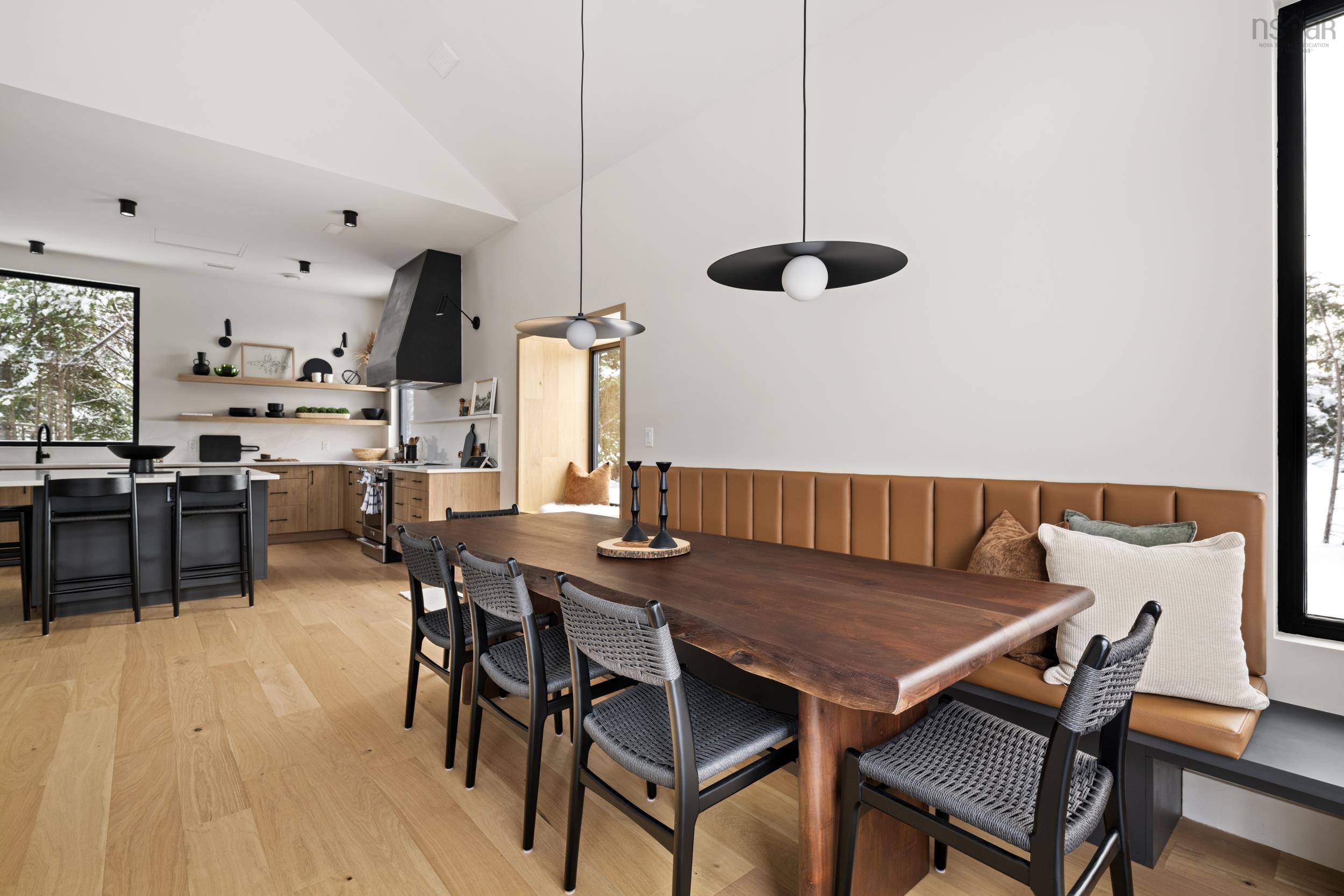 $995,000.00: 369 Meek Arm Trail, Mount Uniacke