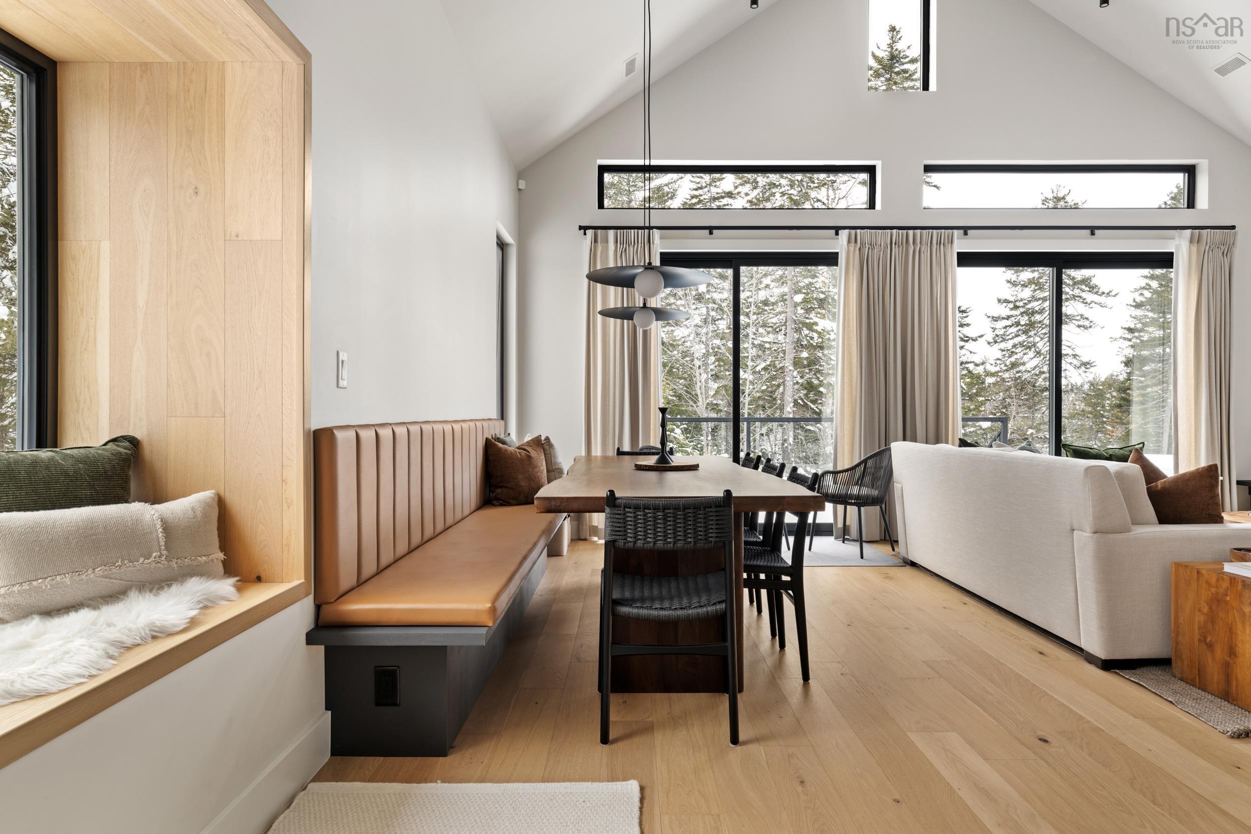 $995,000.00: 369 Meek Arm Trail, Mount Uniacke