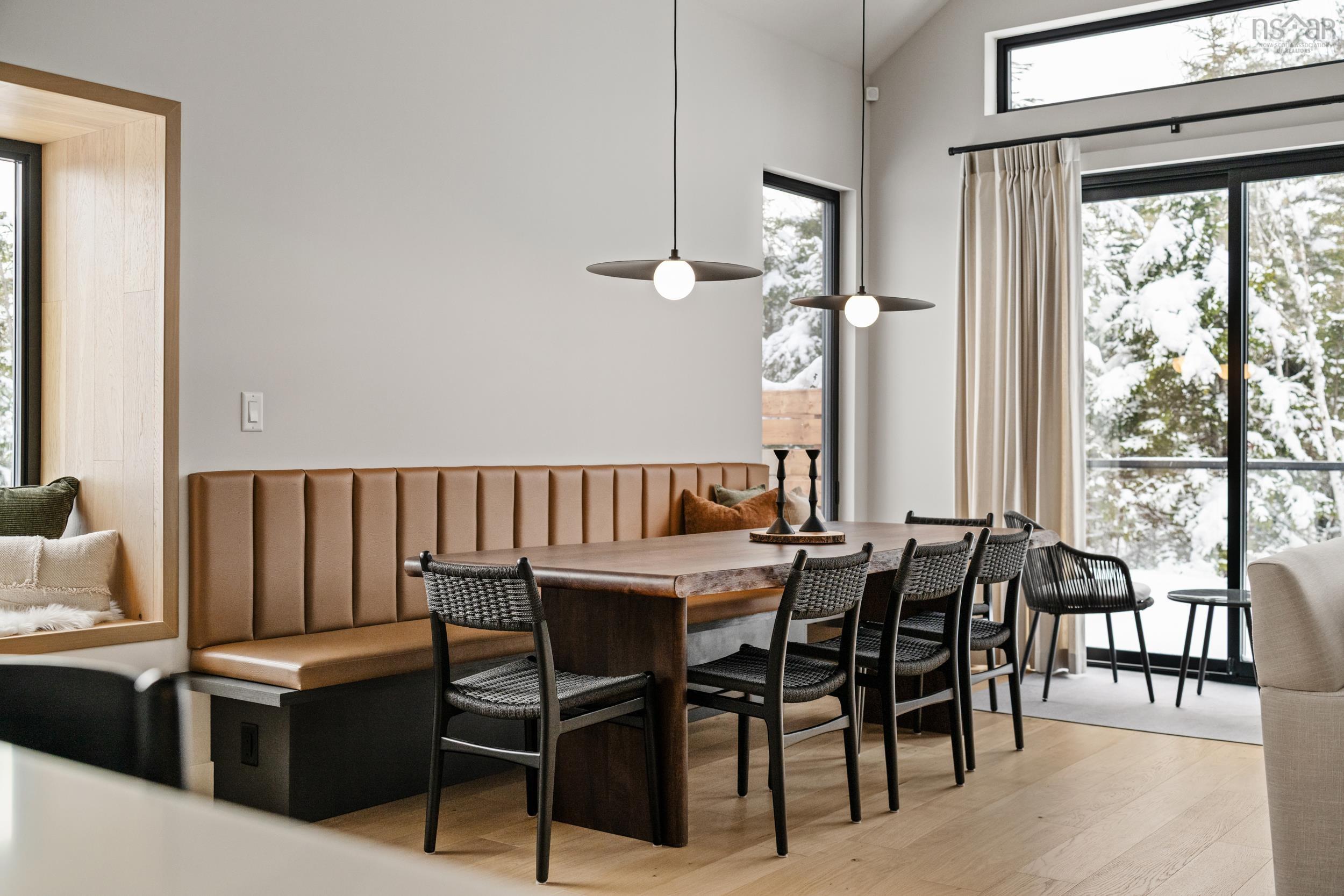 $995,000.00: 369 Meek Arm Trail, Mount Uniacke