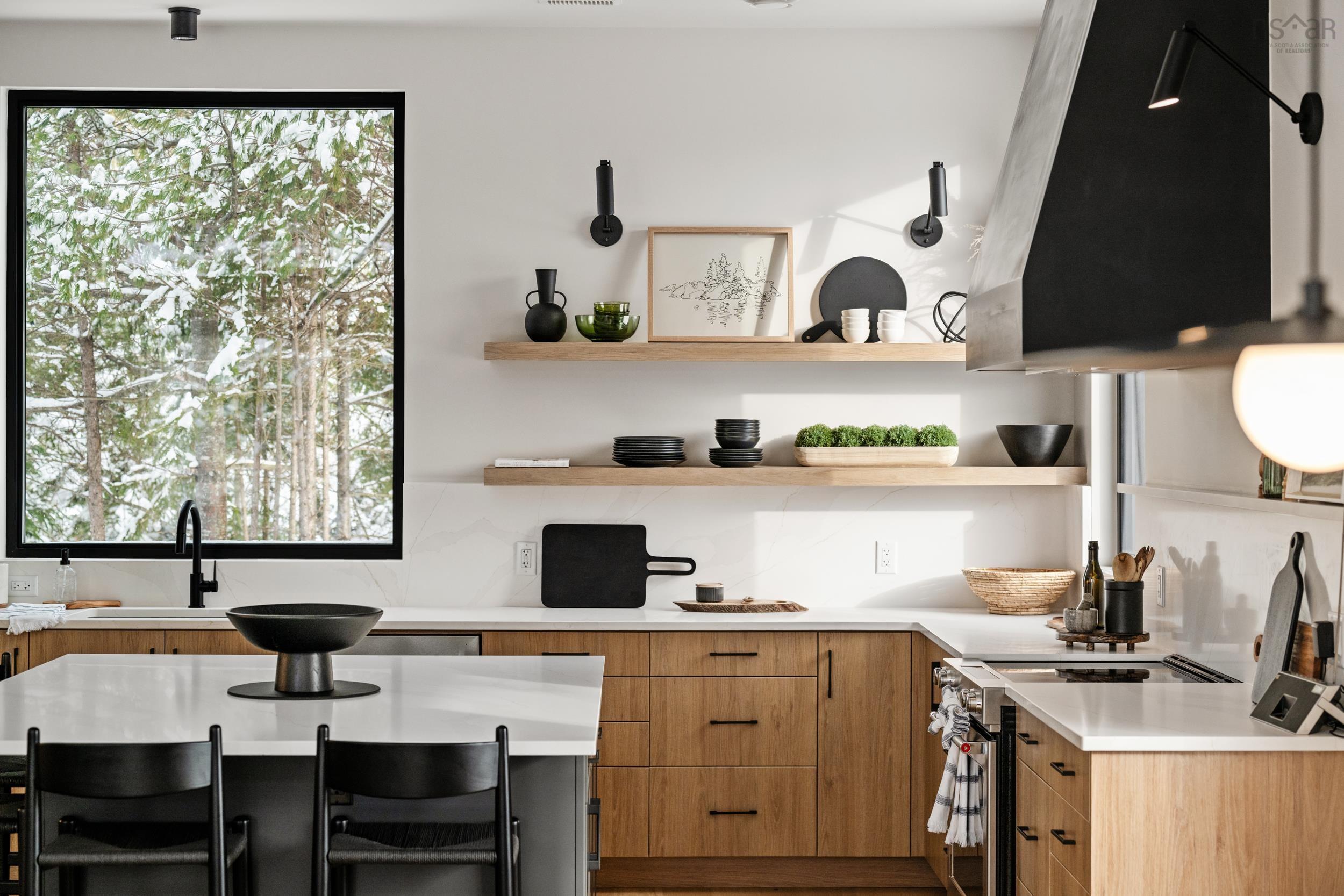 $995,000.00: 369 Meek Arm Trail, Mount Uniacke