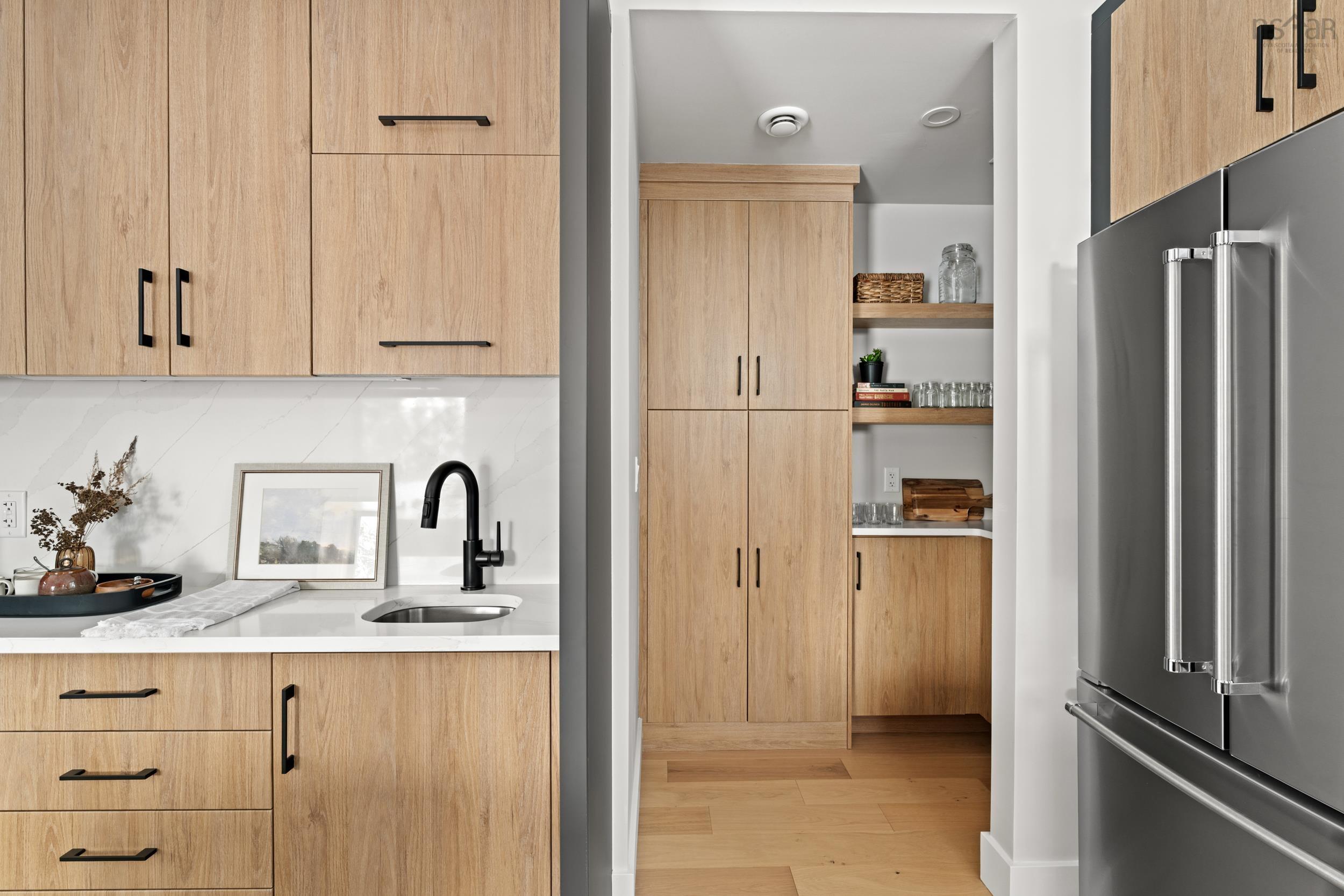 $995,000.00: 369 Meek Arm Trail, Mount Uniacke