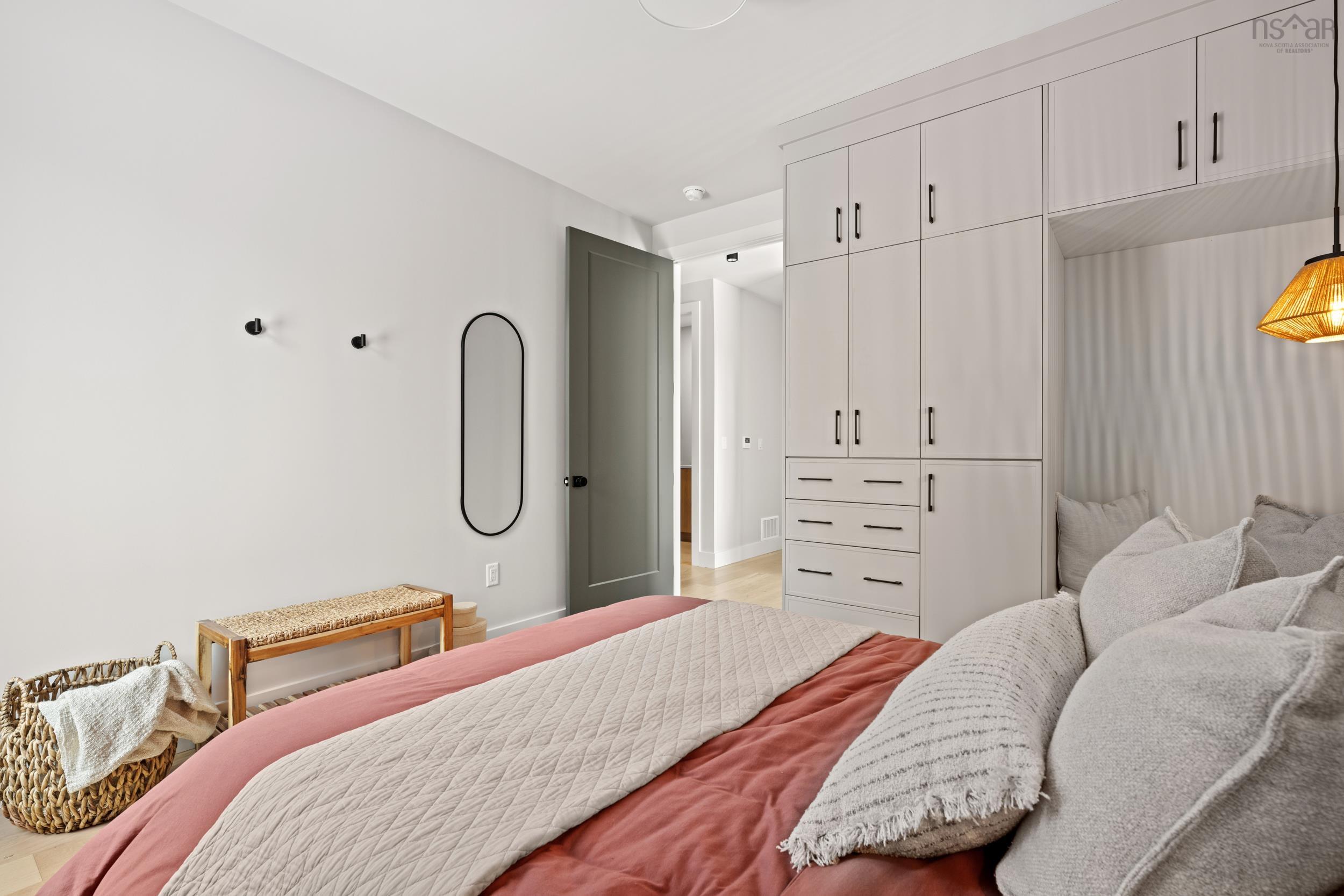 $995,000.00: 369 Meek Arm Trail, Mount Uniacke