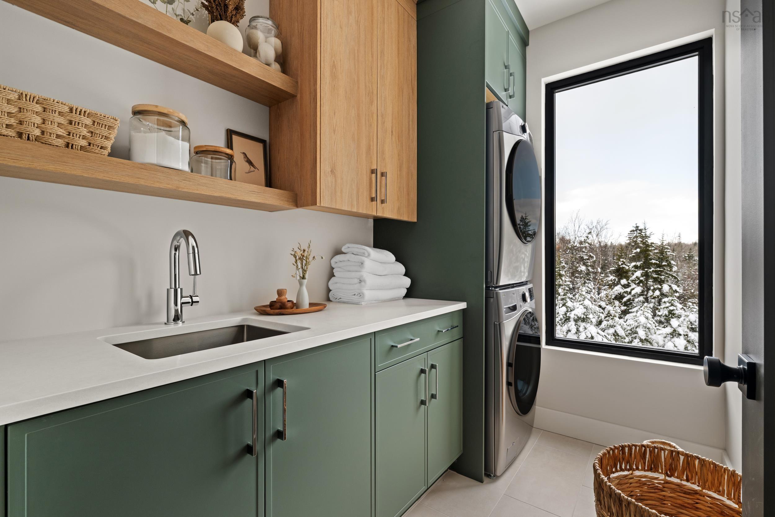 $995,000.00: 369 Meek Arm Trail, Mount Uniacke