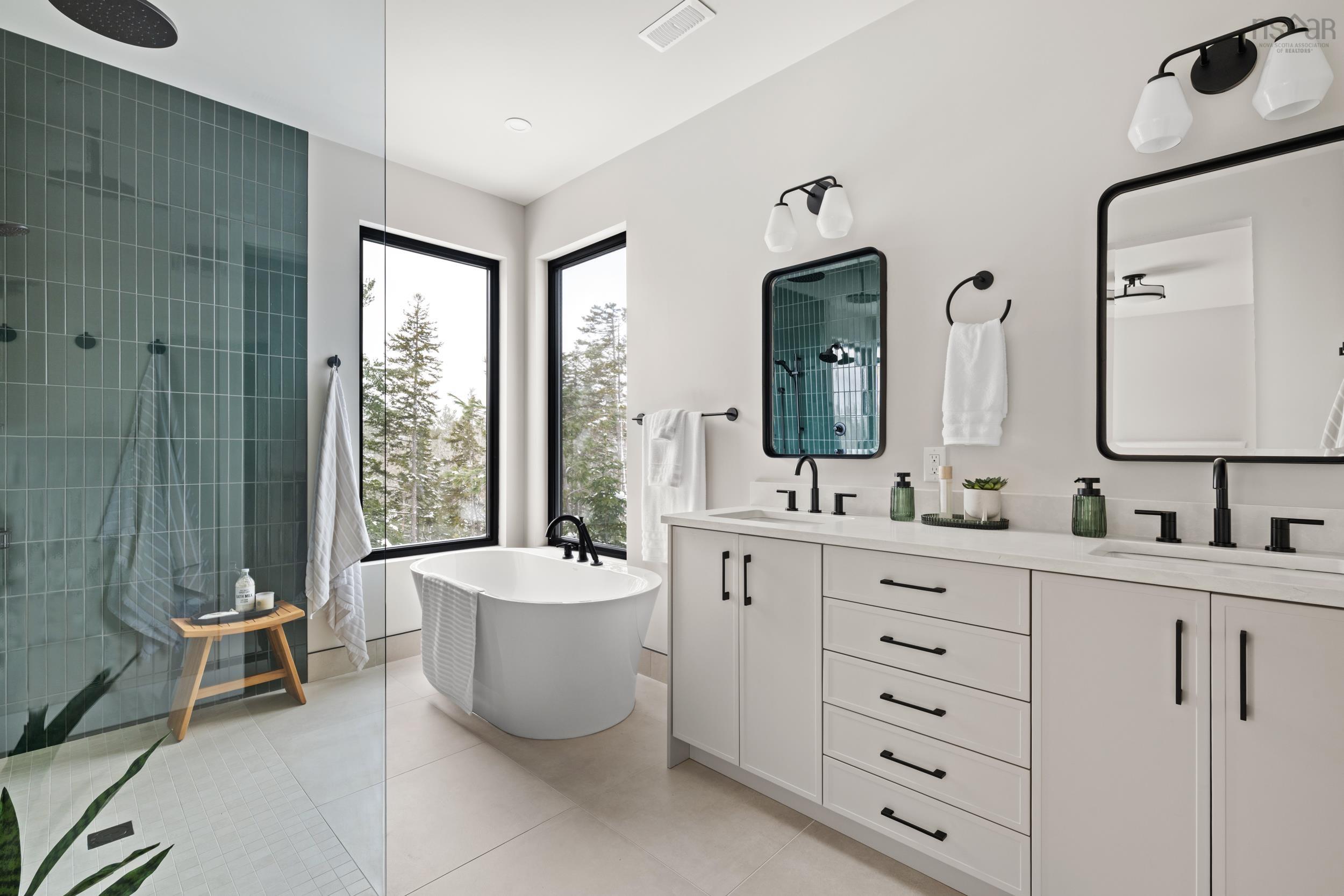 $995,000.00: 369 Meek Arm Trail, Mount Uniacke