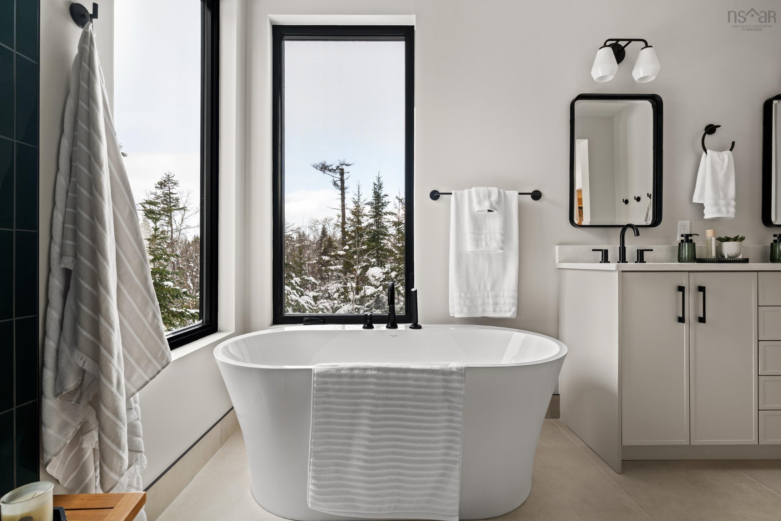 $995,000.00: 369 Meek Arm Trail, Mount Uniacke