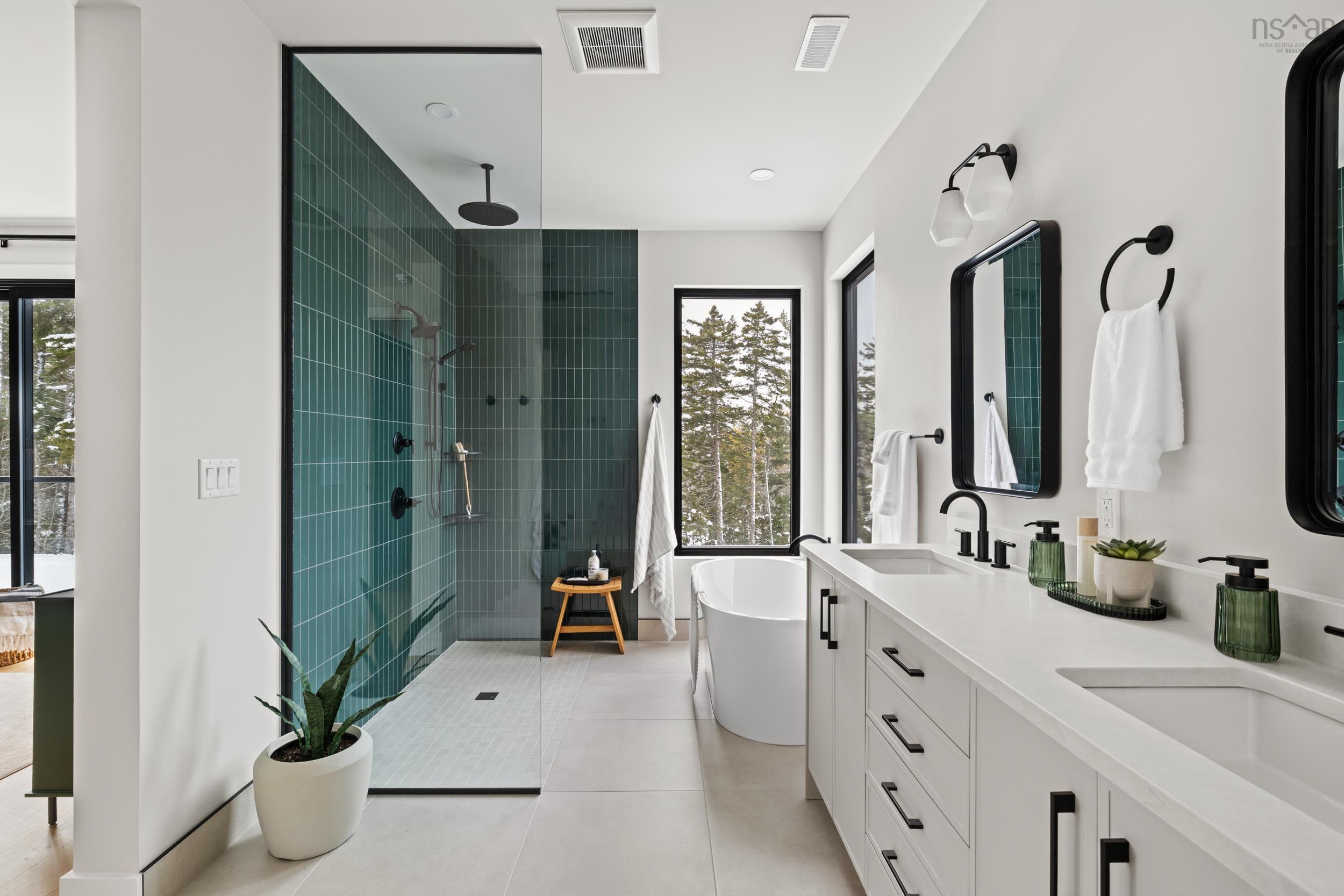 $995,000.00: 369 Meek Arm Trail, Mount Uniacke