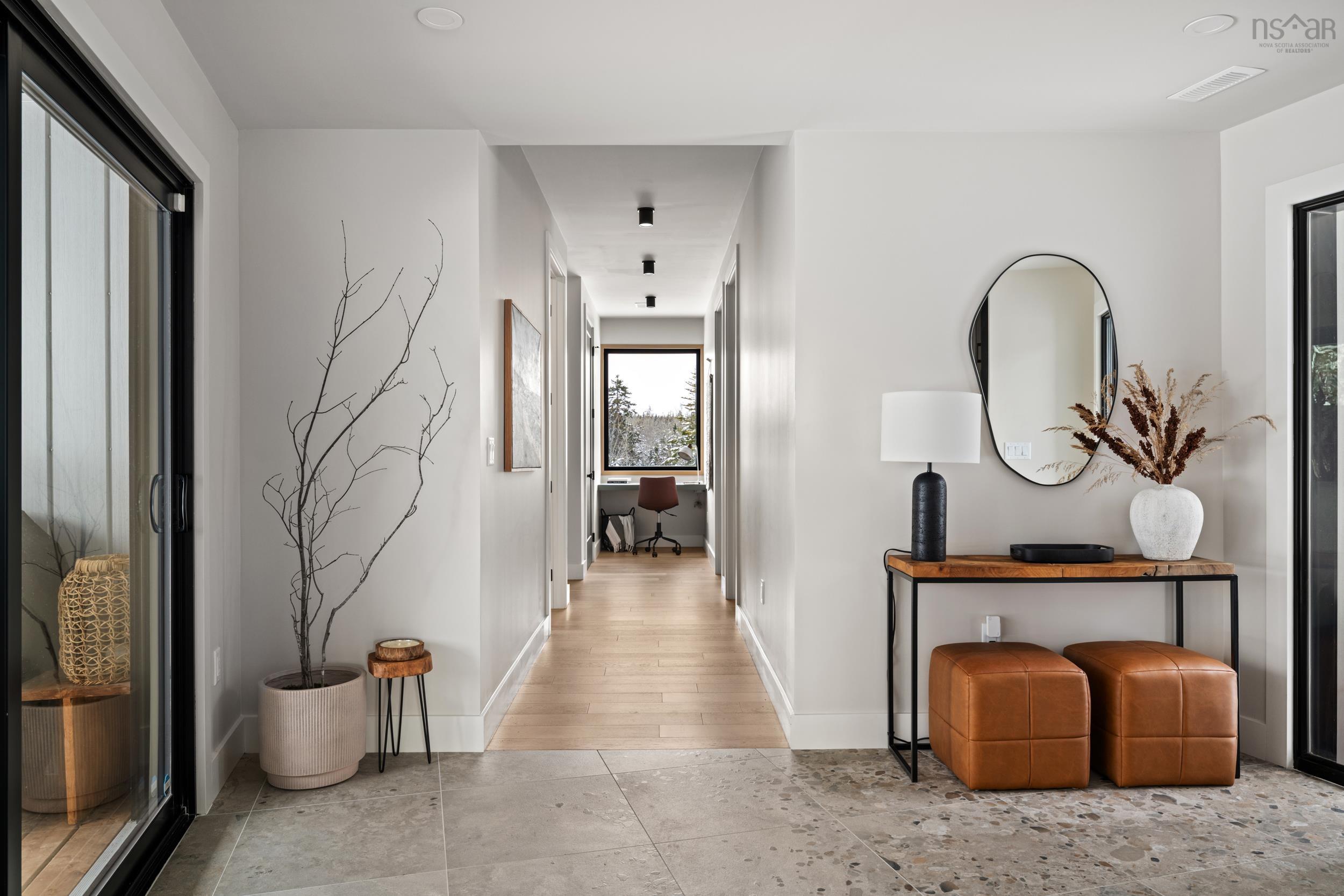 $995,000.00: 369 Meek Arm Trail, Mount Uniacke