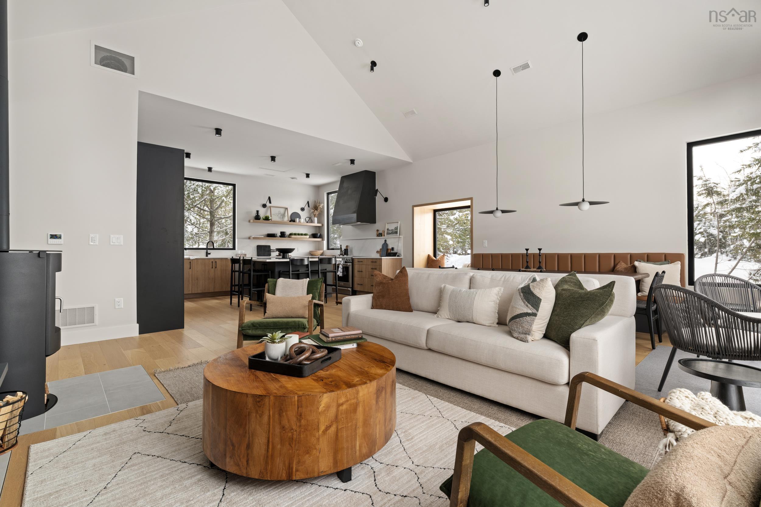 $995,000.00: 369 Meek Arm Trail, Mount Uniacke